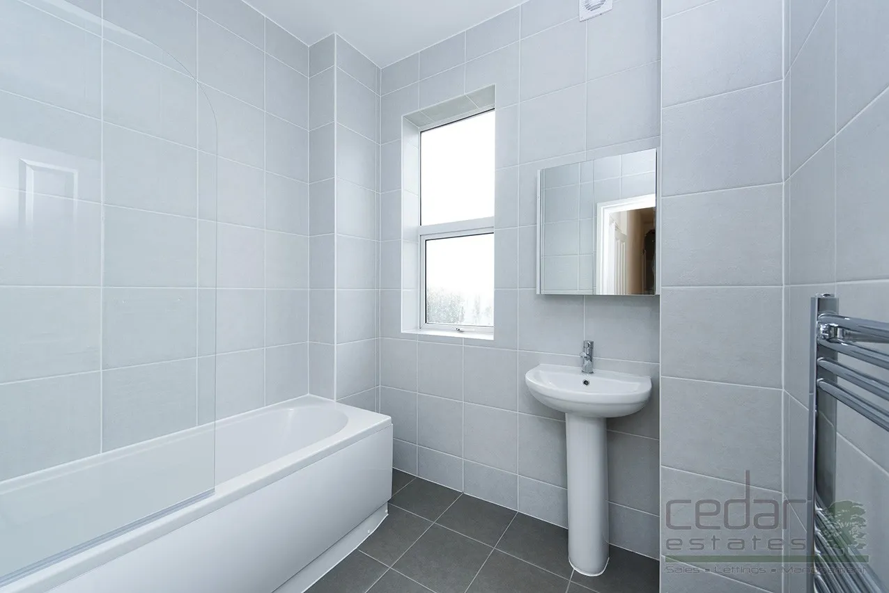 INVESTMENT - Freehold Mid Terrace Building