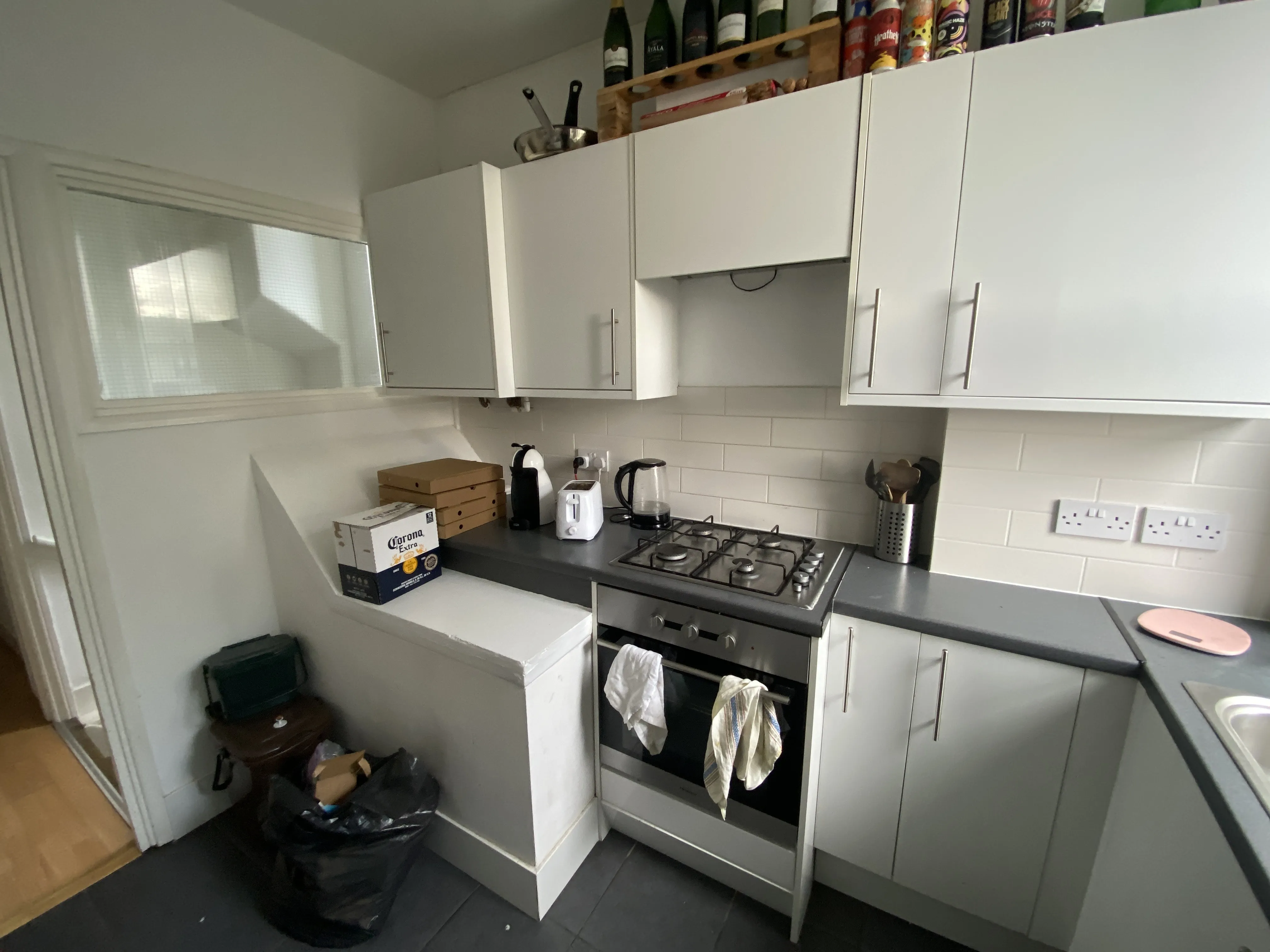 INVESTMENT - Freehold Mid Terrace Building