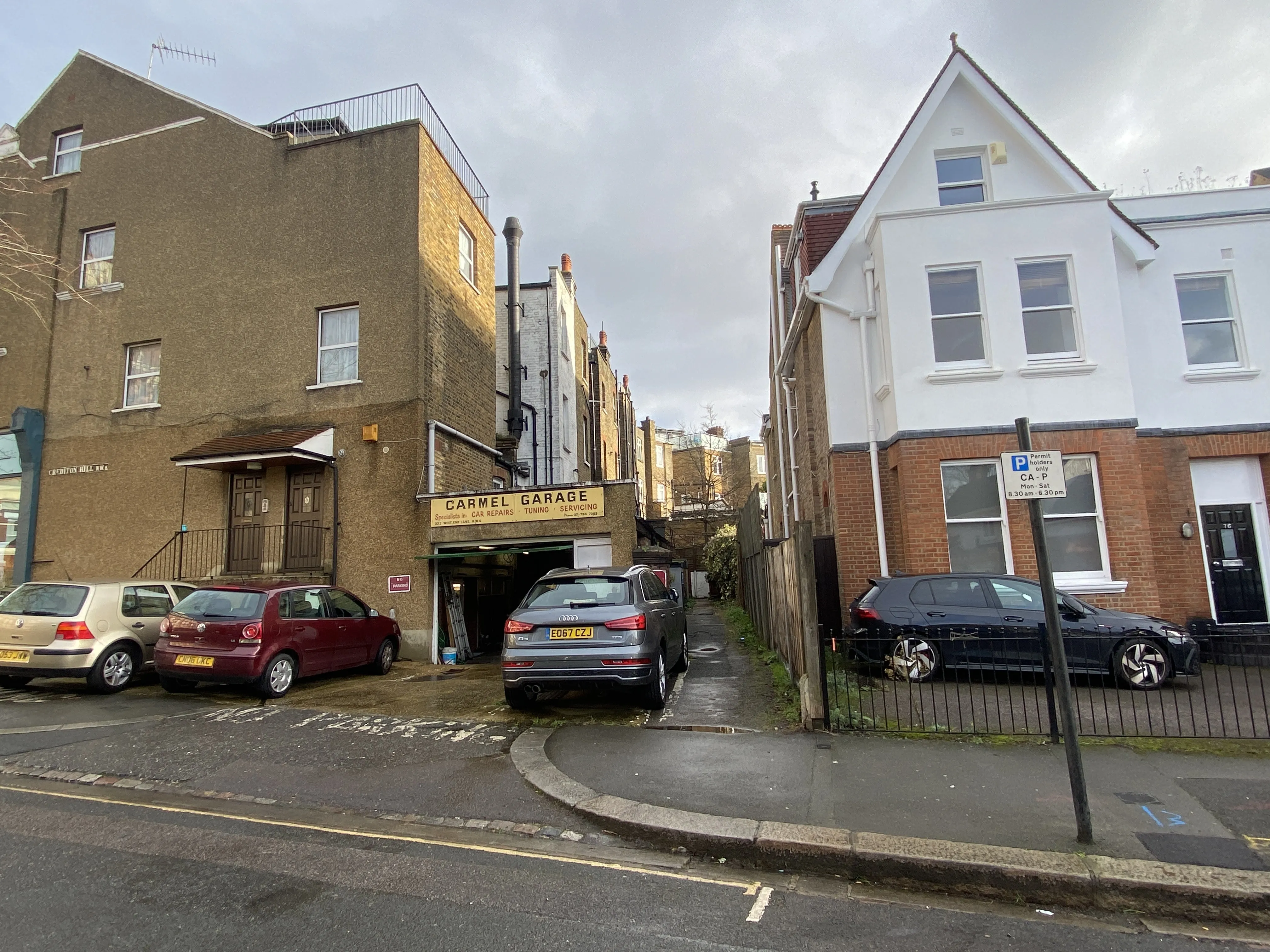 INVESTMENT - Freehold Mid Terrace Building