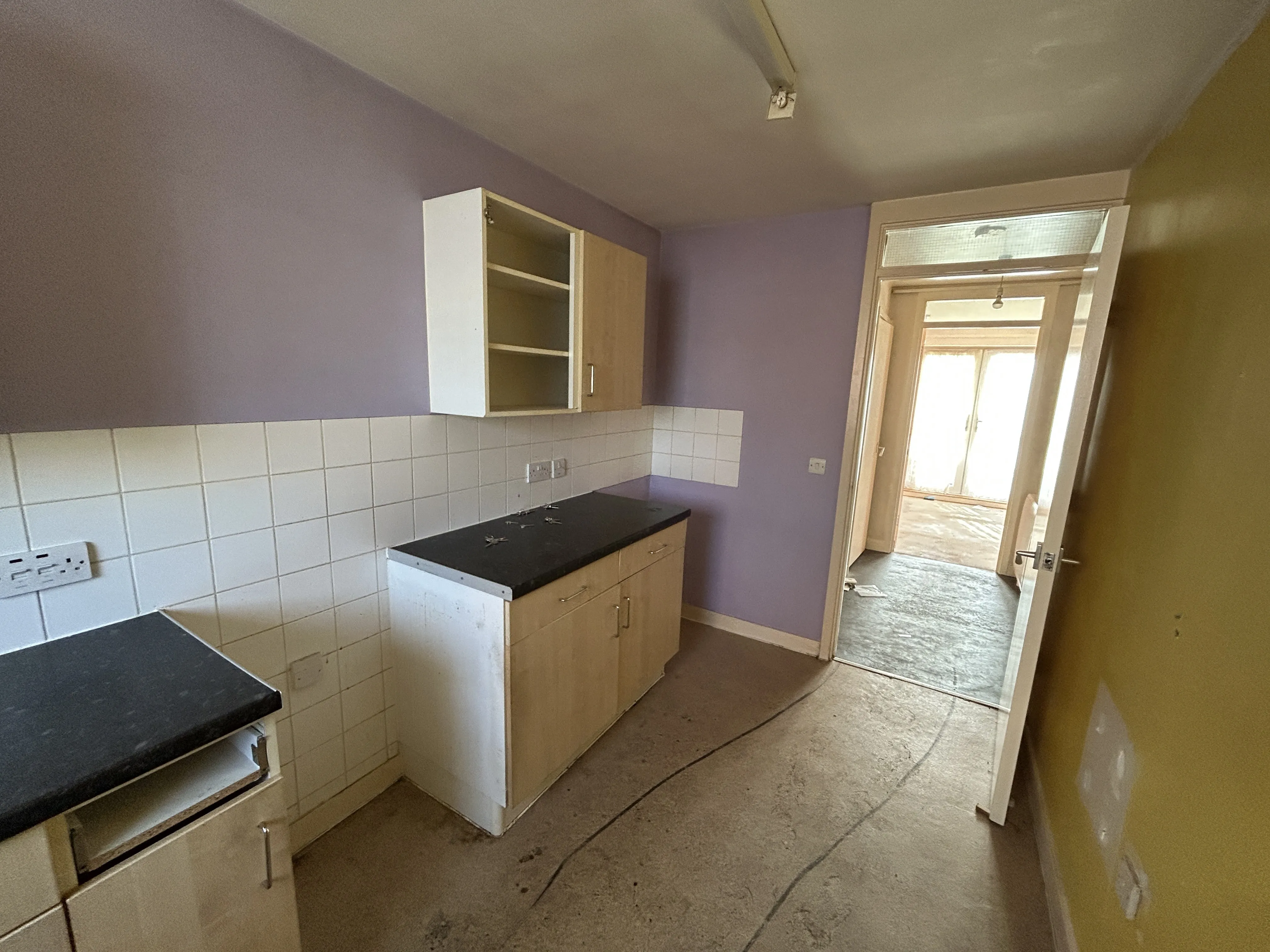 VACANT - Leasehold Self Contained Third Floor Flat