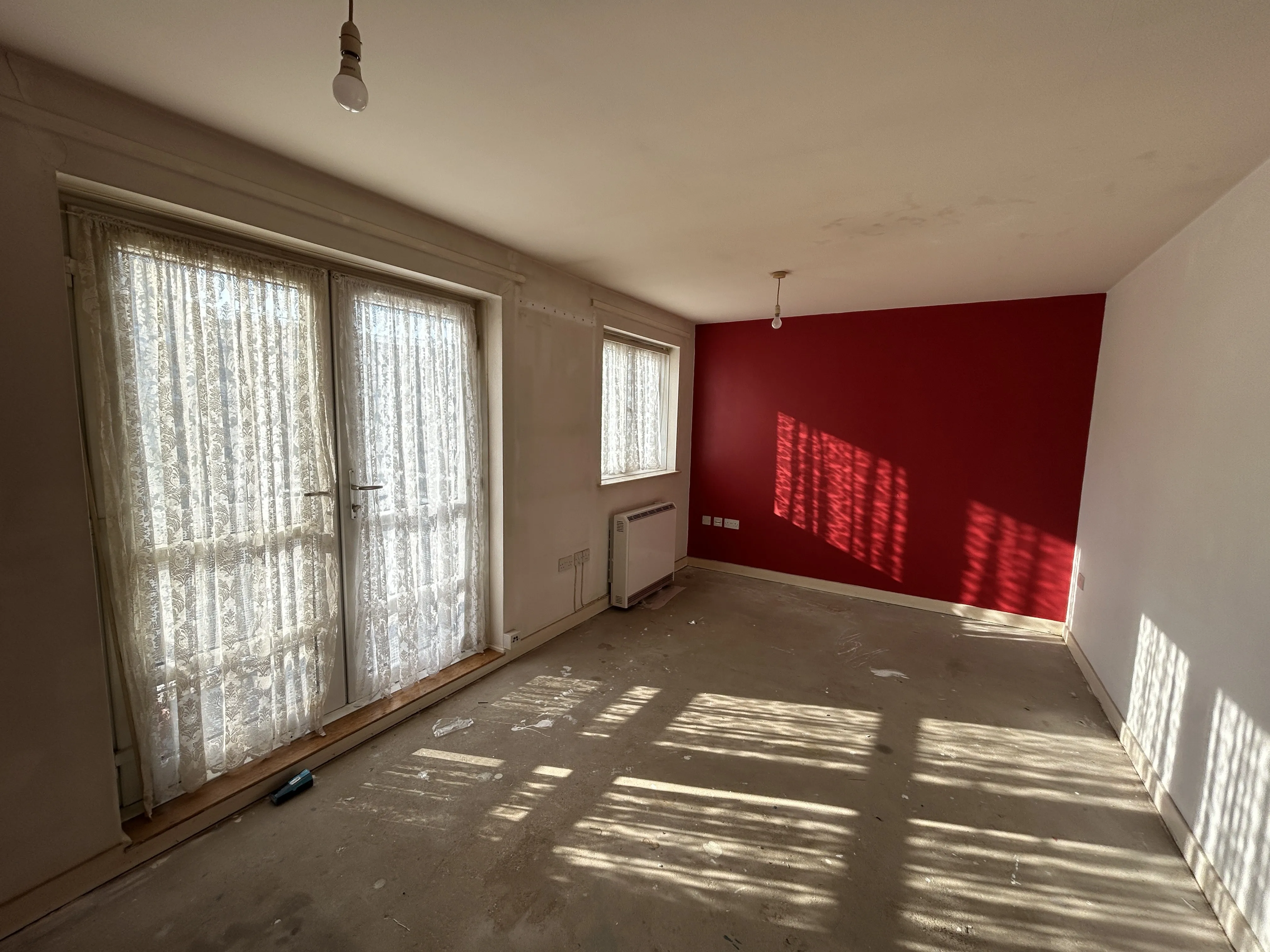VACANT - Leasehold Self Contained Third Floor Flat