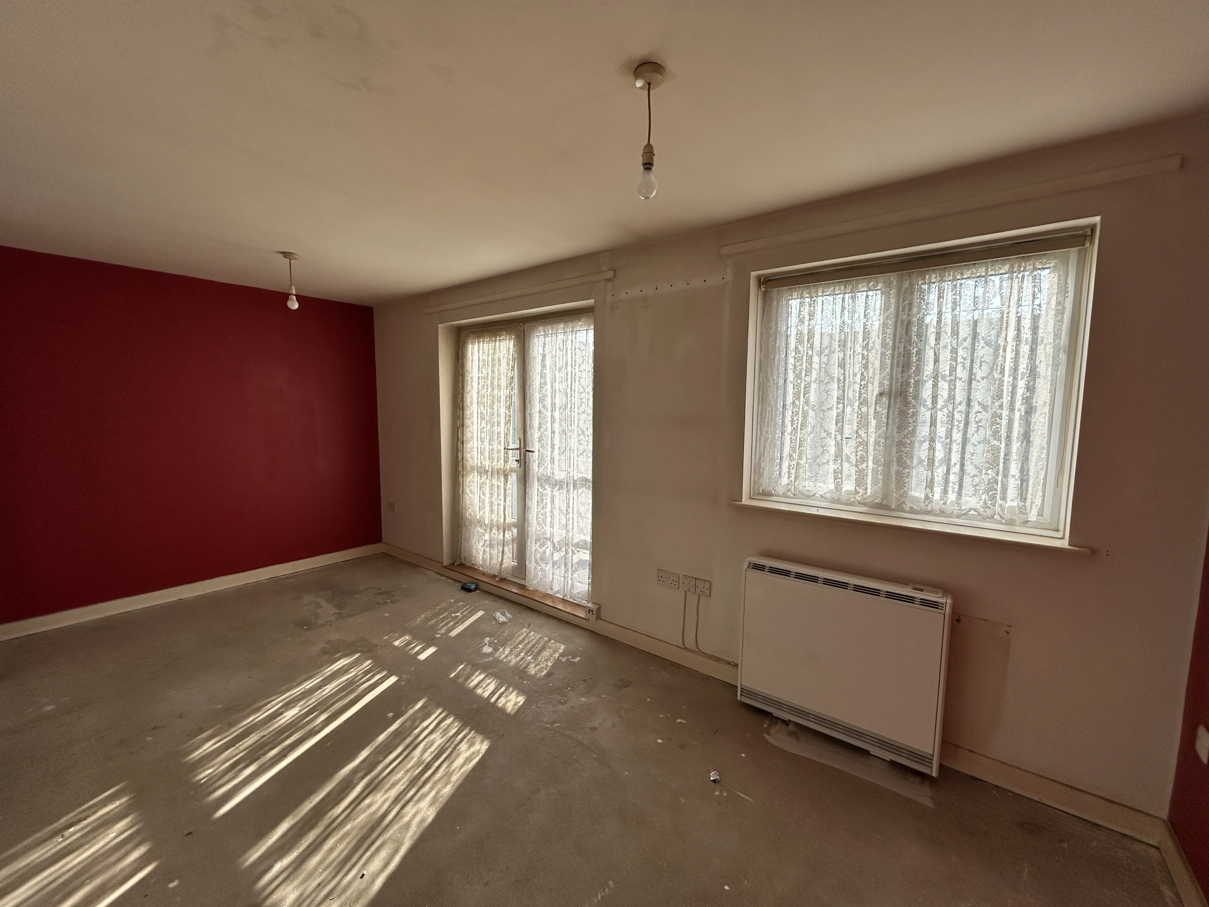 VACANT - Leasehold Self Contained Third Floor Flat