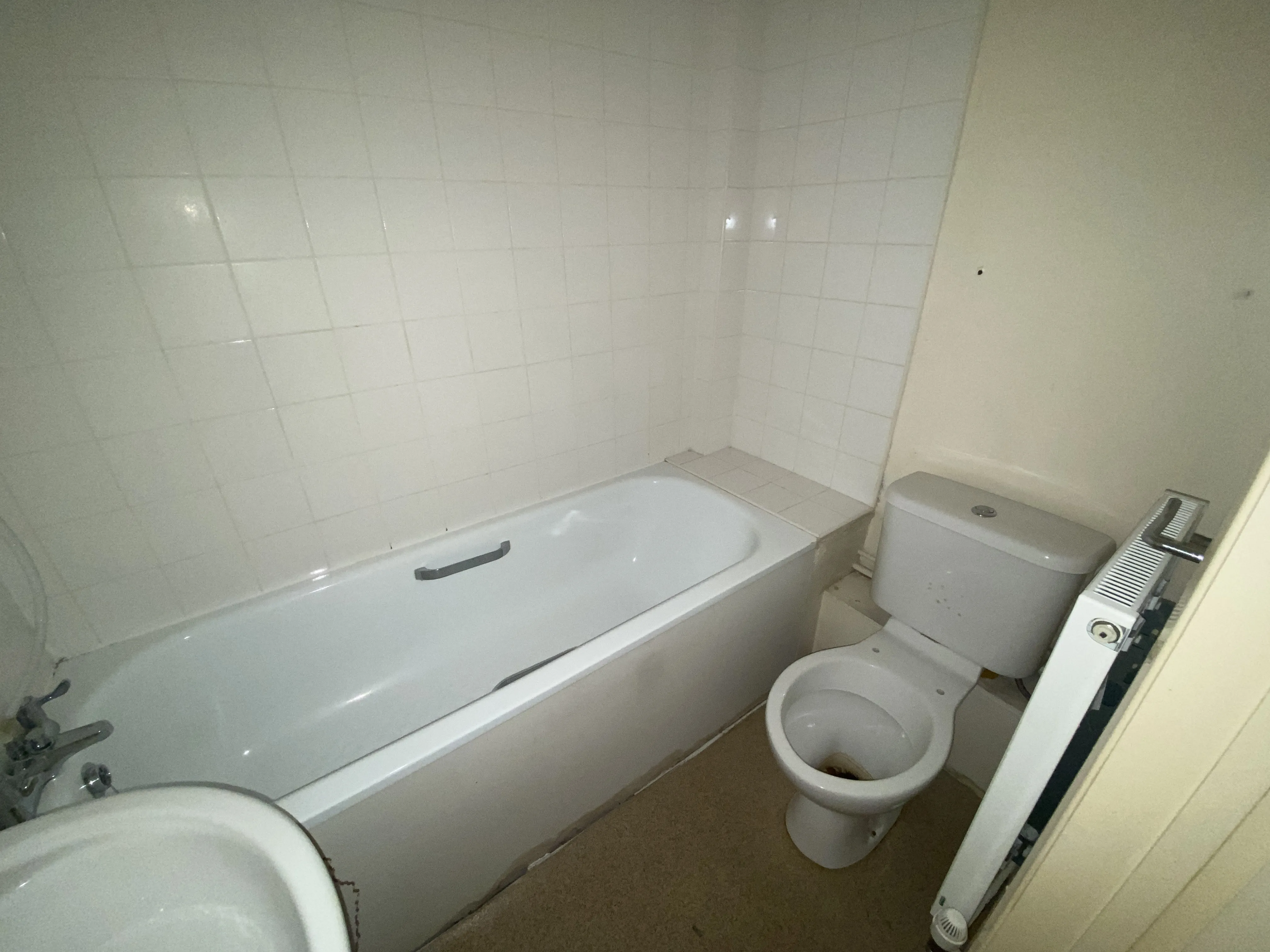 VACANT - Leasehold Self Contained Raised Ground Floor Flat