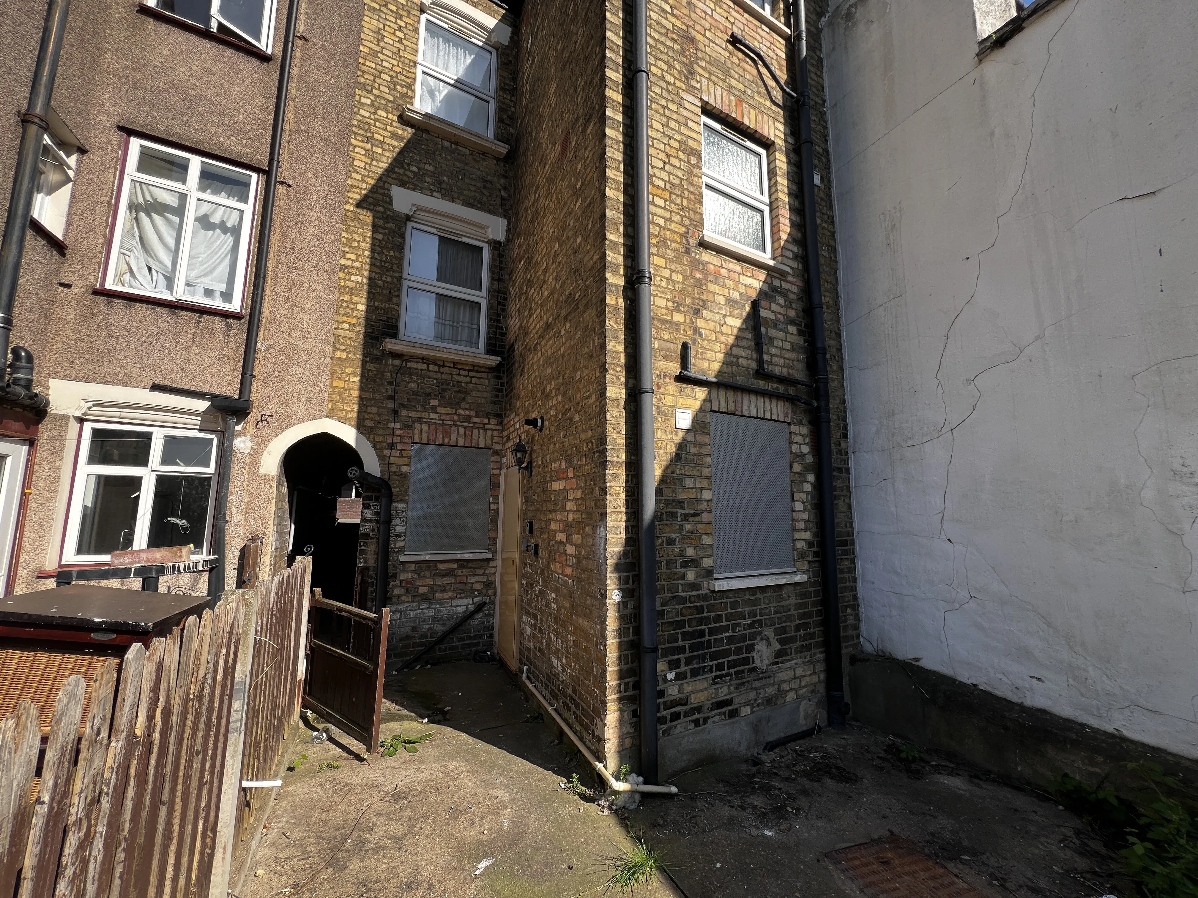 VACANT - Leasehold Lower Ground and Raised Ground Floor Maisonette