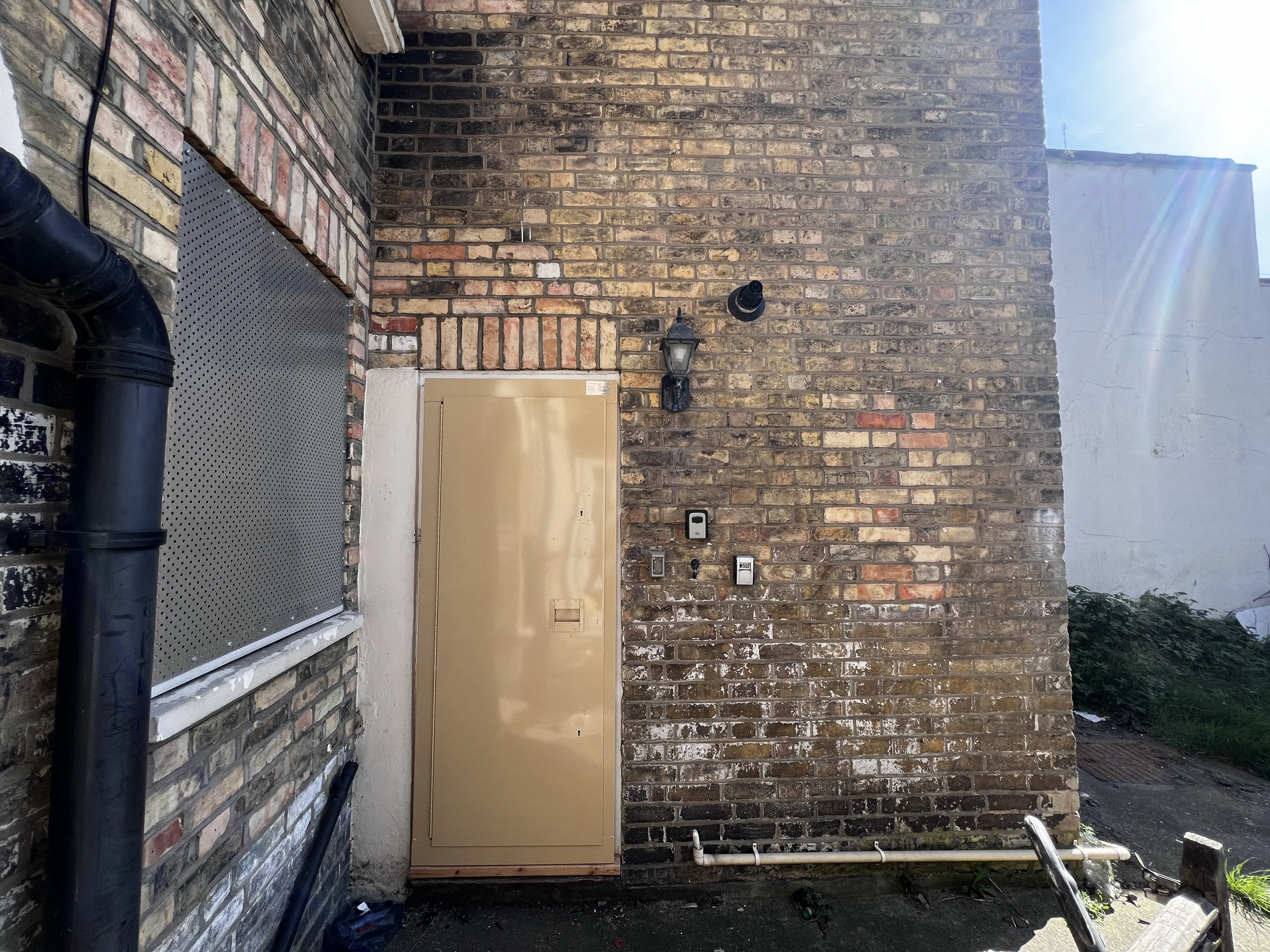 VACANT - Leasehold Lower Ground and Raised Ground Floor Maisonette