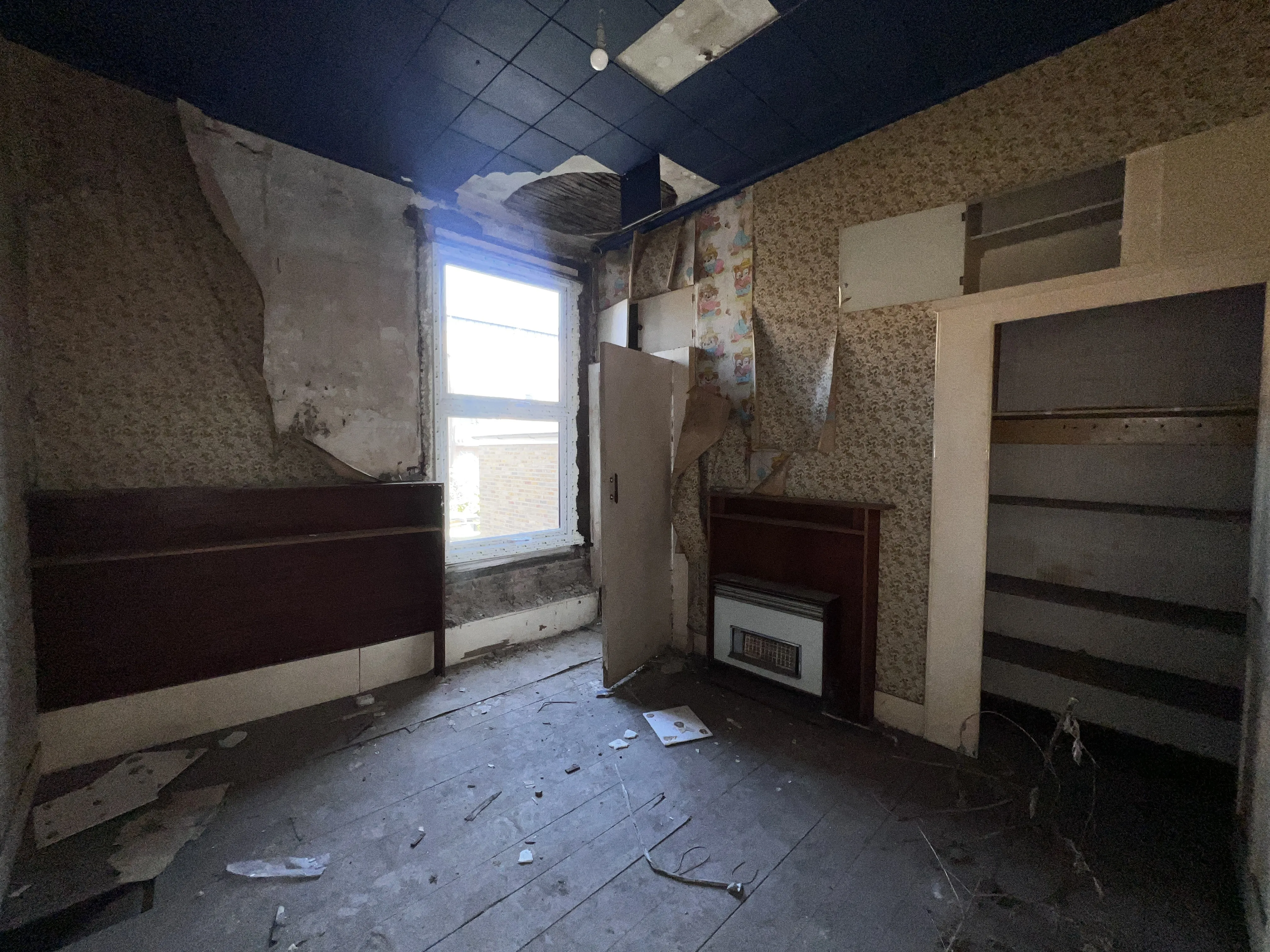VACANT - Freehold Building with Planning Permission