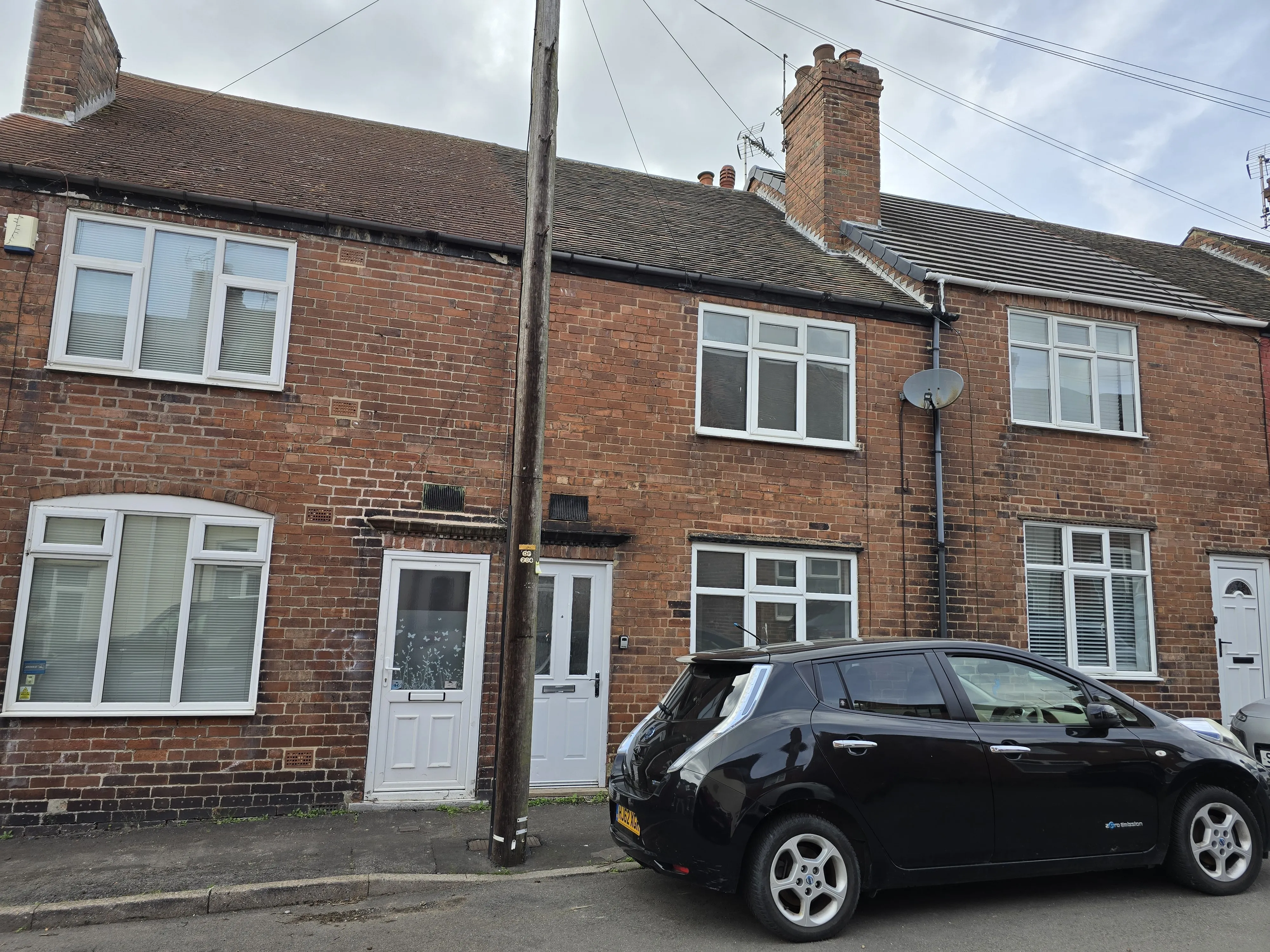 VACANT - Freehold Mid Terrace House 