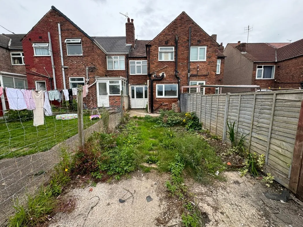 VACANT - Freehold Mid Terrace House 