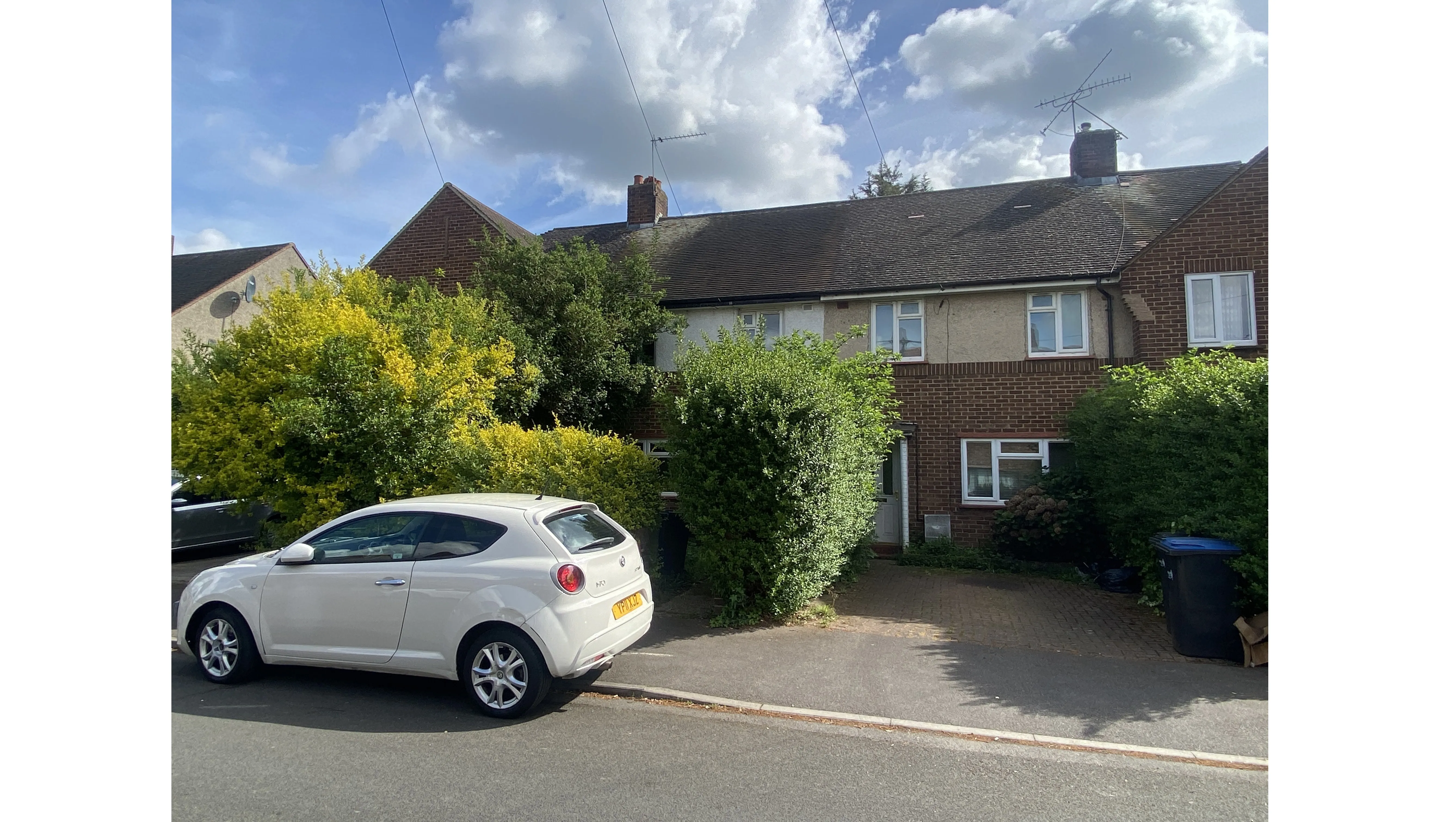 VACANT - Freehold Mid Terrace House