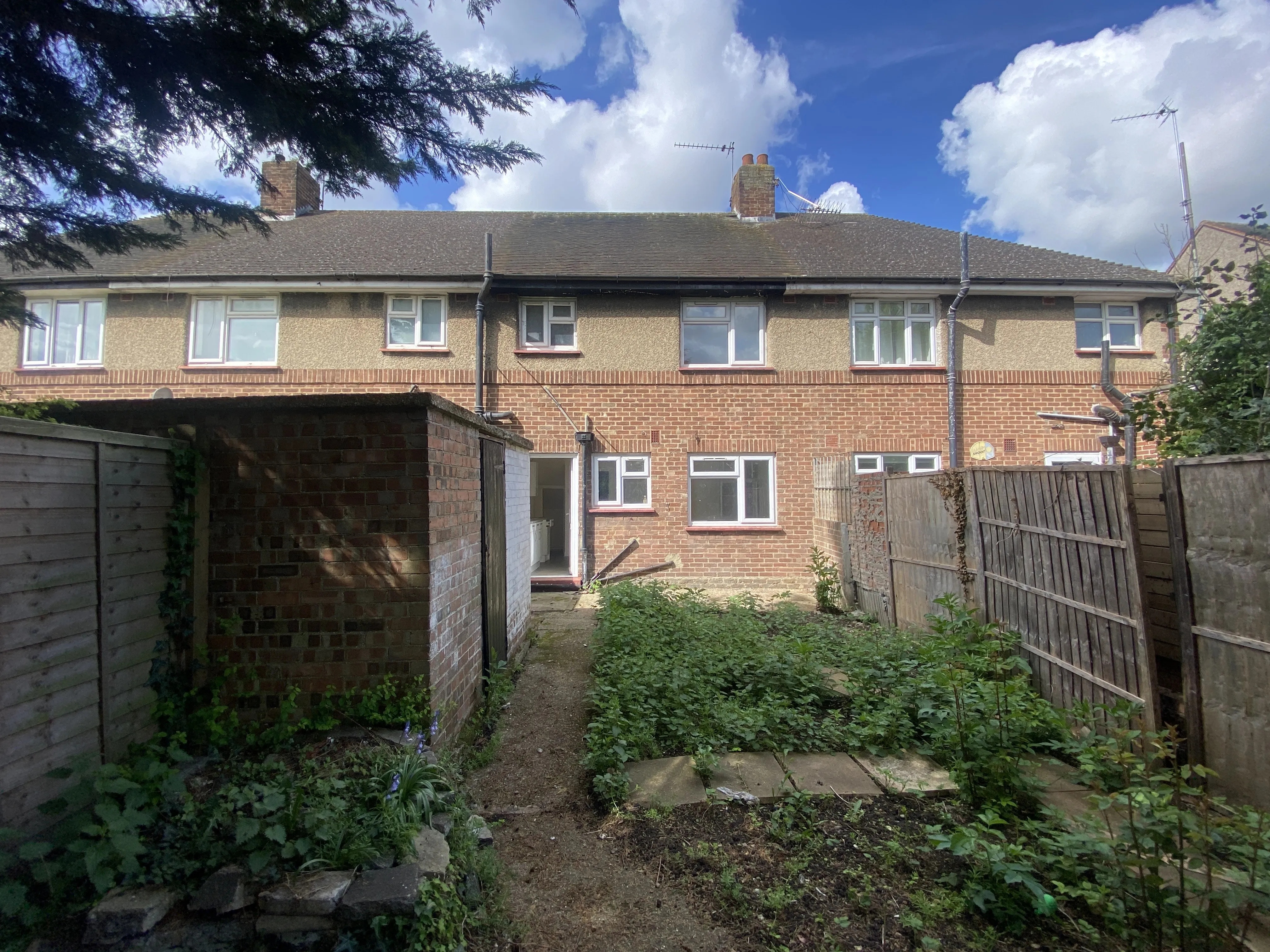 VACANT - Freehold Mid Terrace House
