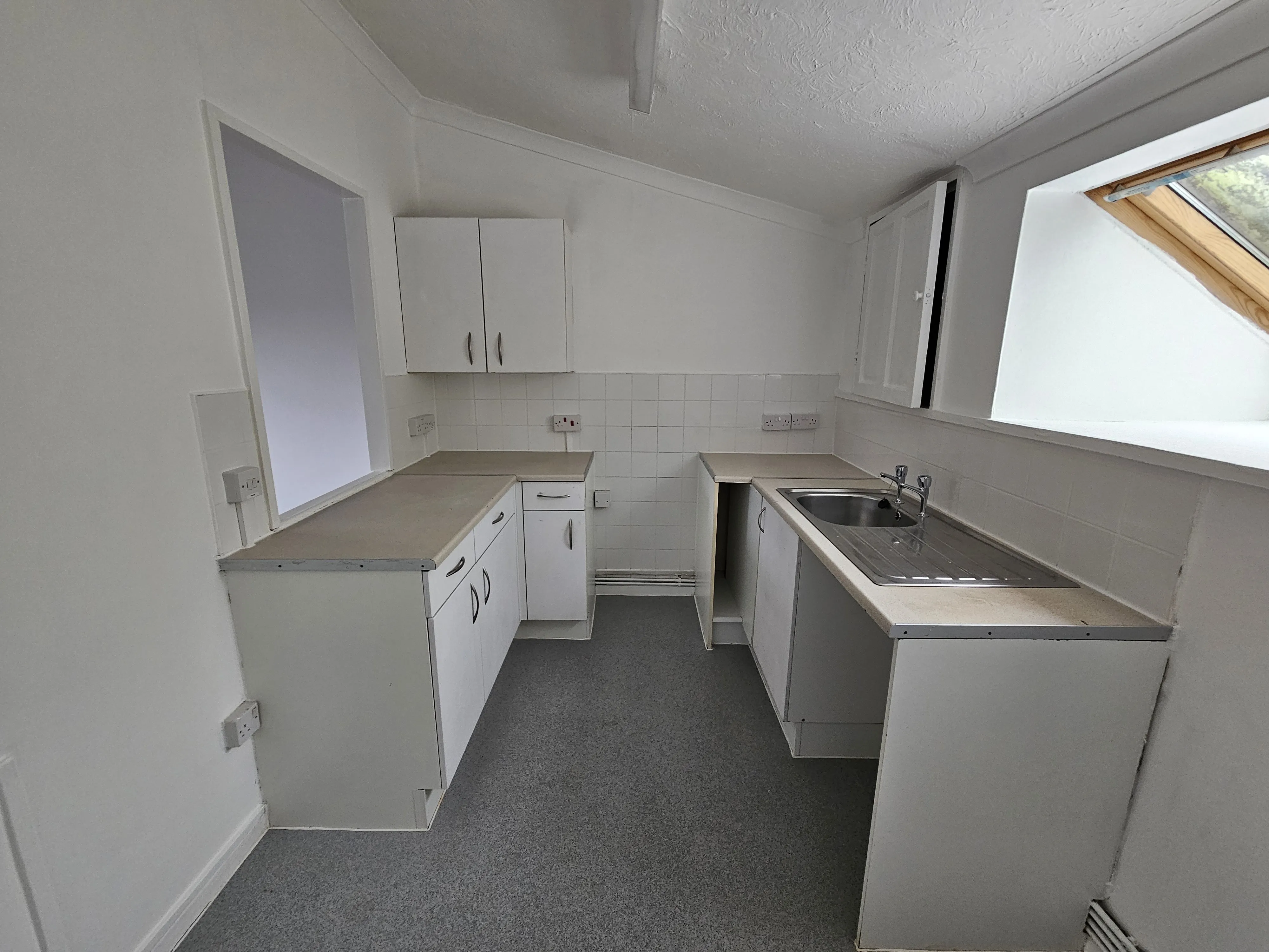 VACANT - Leasehold Self Contained First Floor Flat
