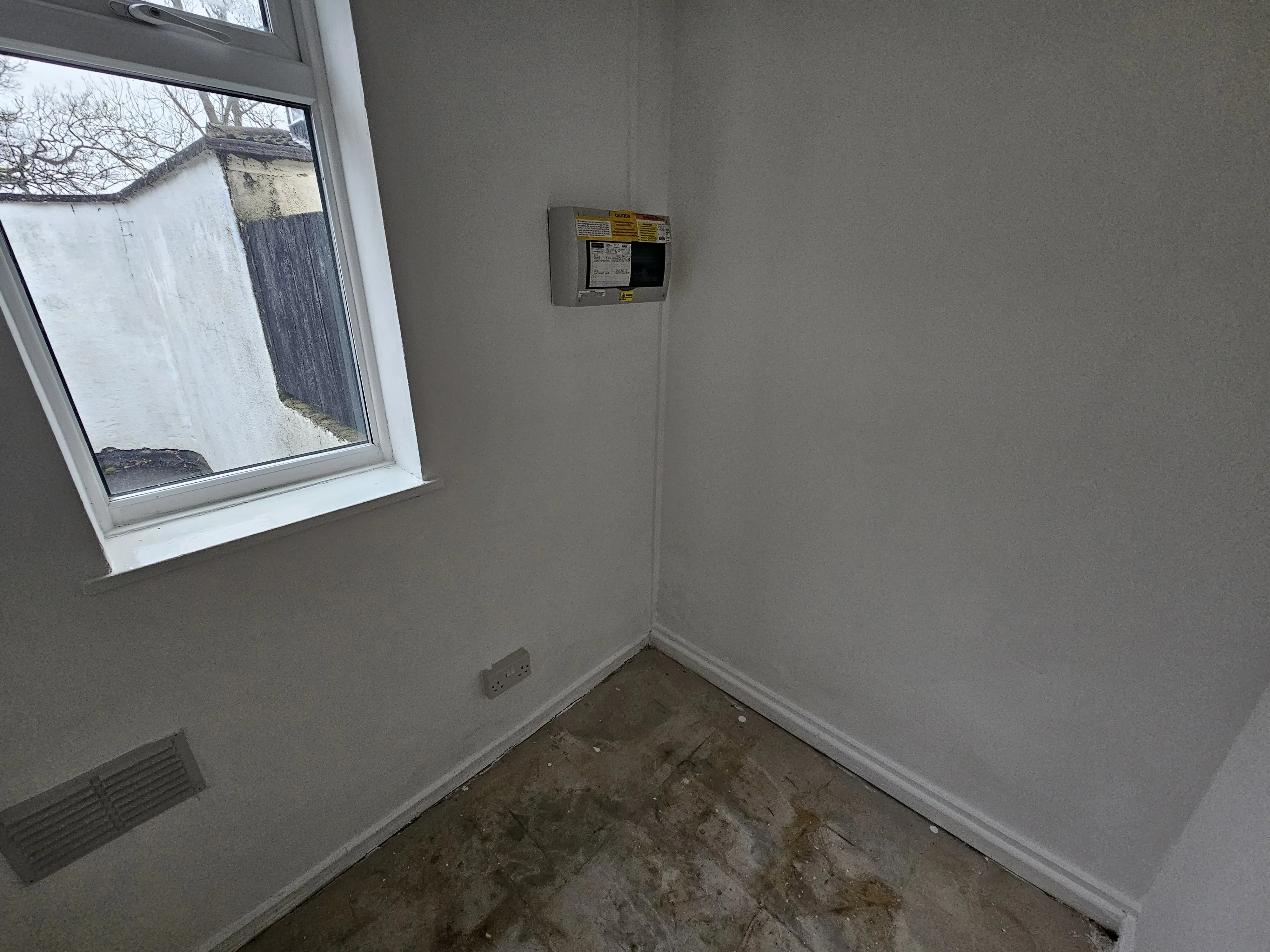 VACANT - Leasehold Self Contained First Floor Flat
