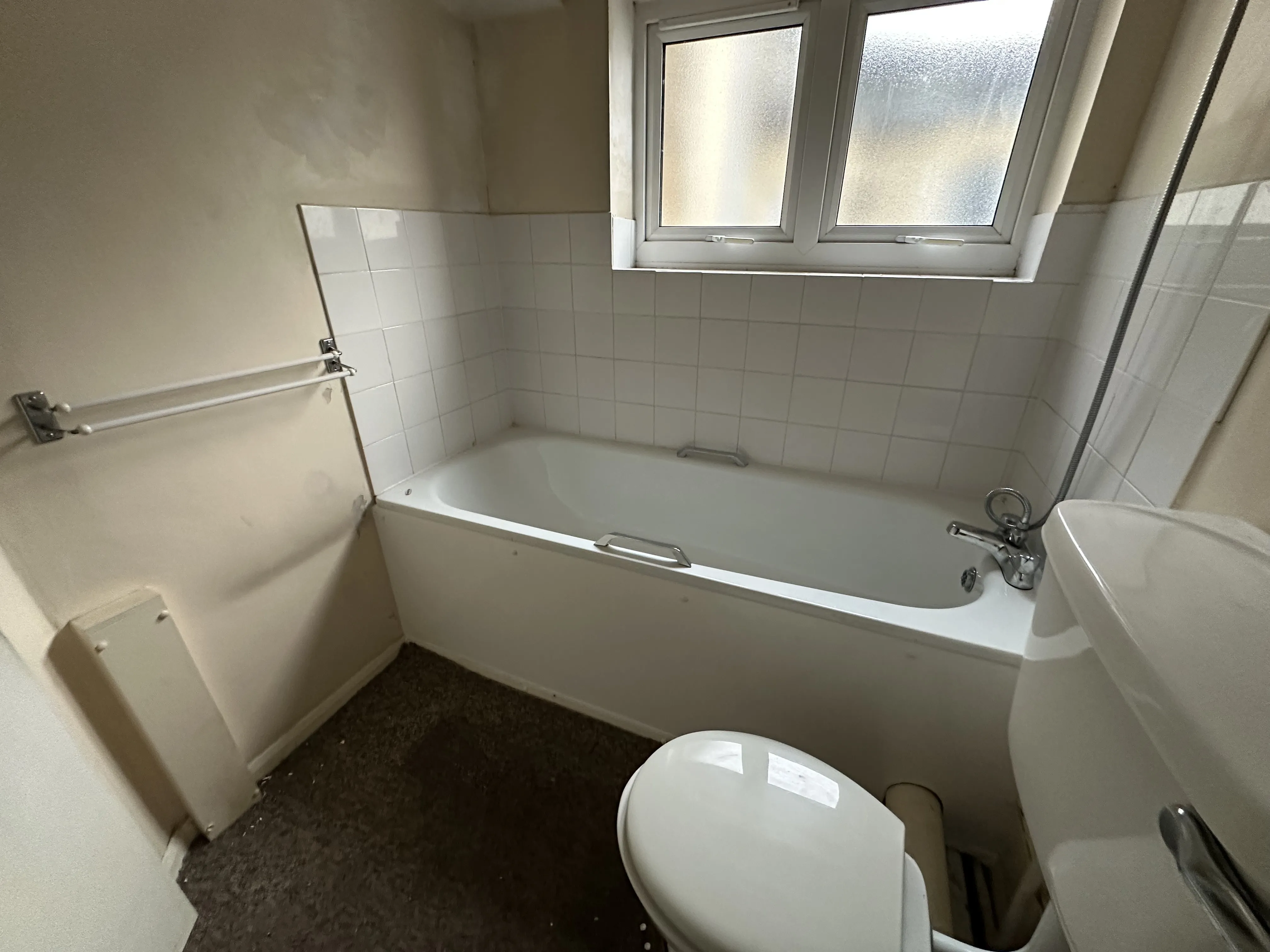 VACANT - Long Leasehold Self Contained First Floor Flat