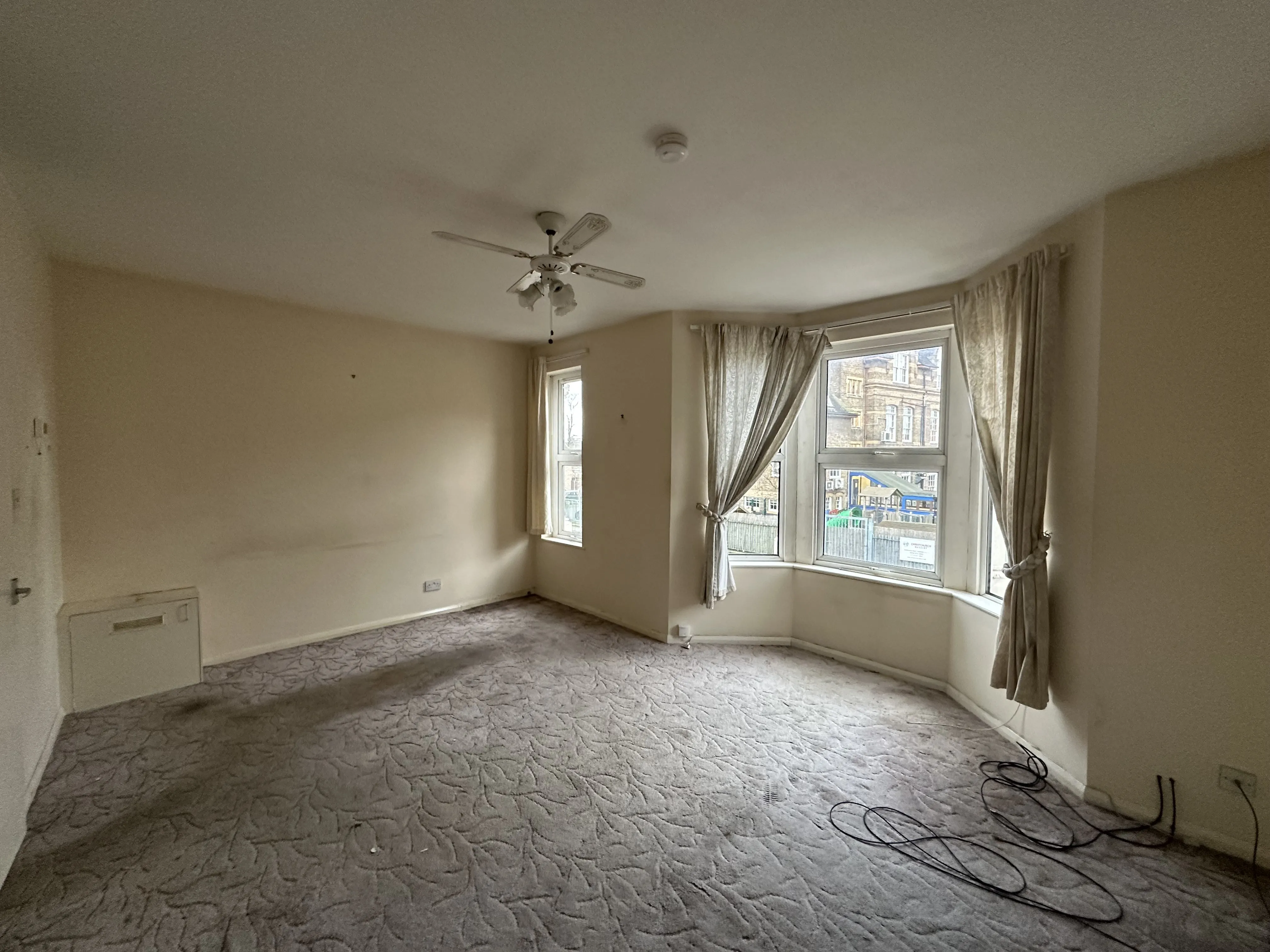 VACANT - Long Leasehold Self Contained First Floor Flat