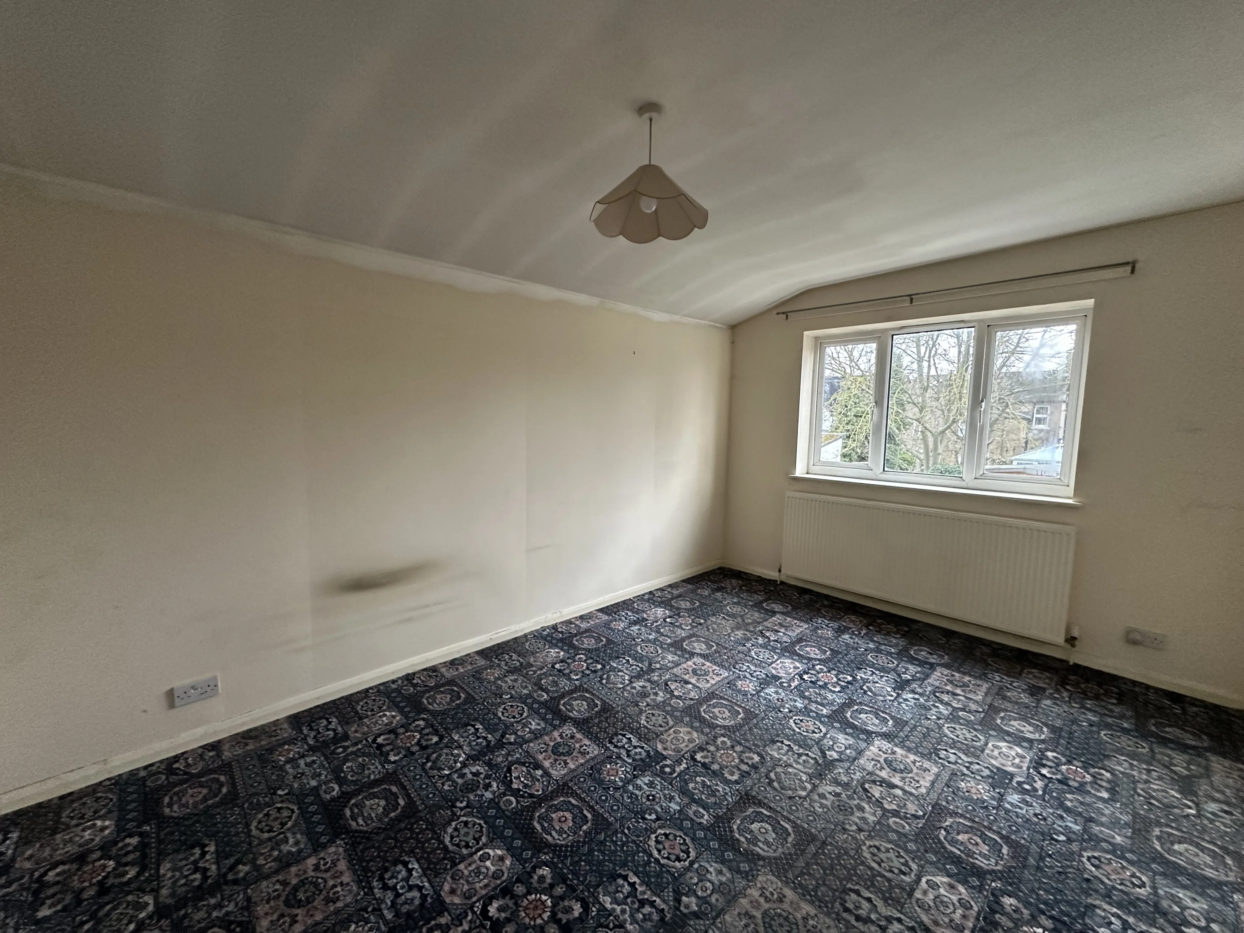 VACANT - Long Leasehold Self Contained First Floor Flat