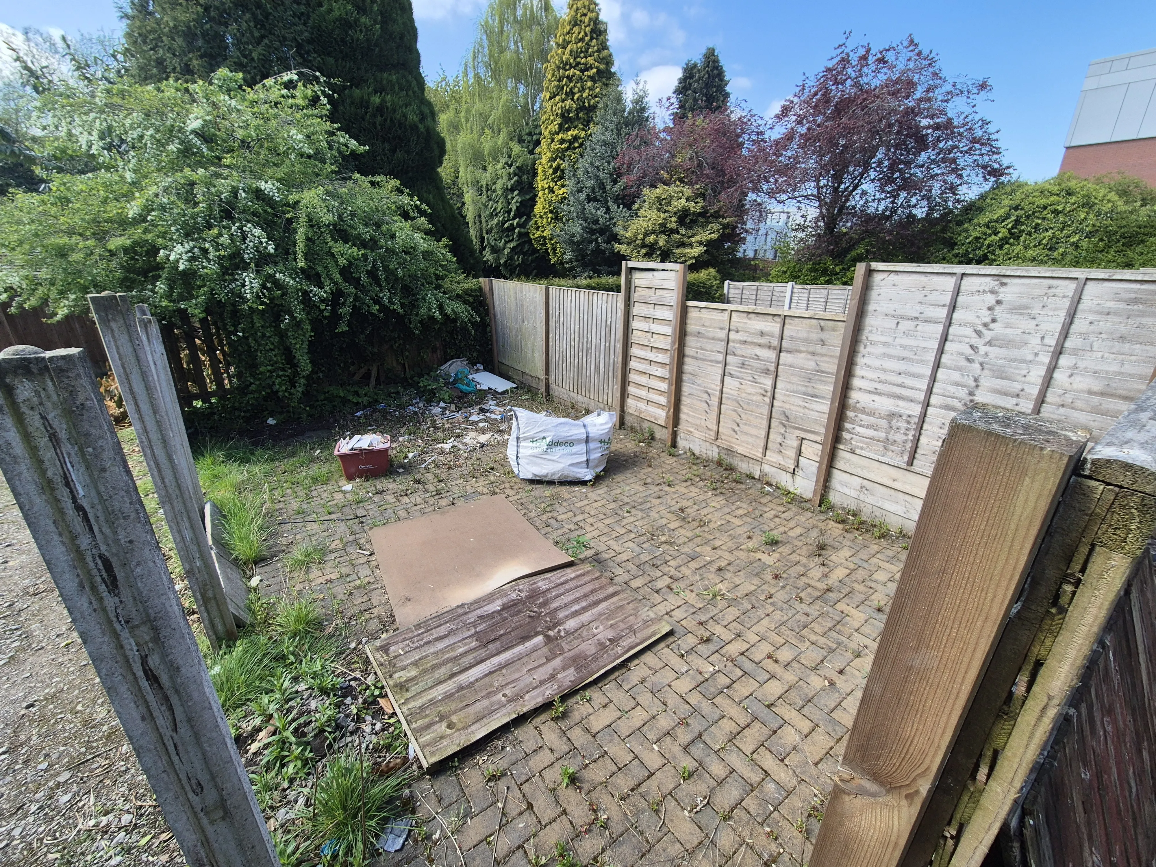 VACANT - Freehold Detached Building