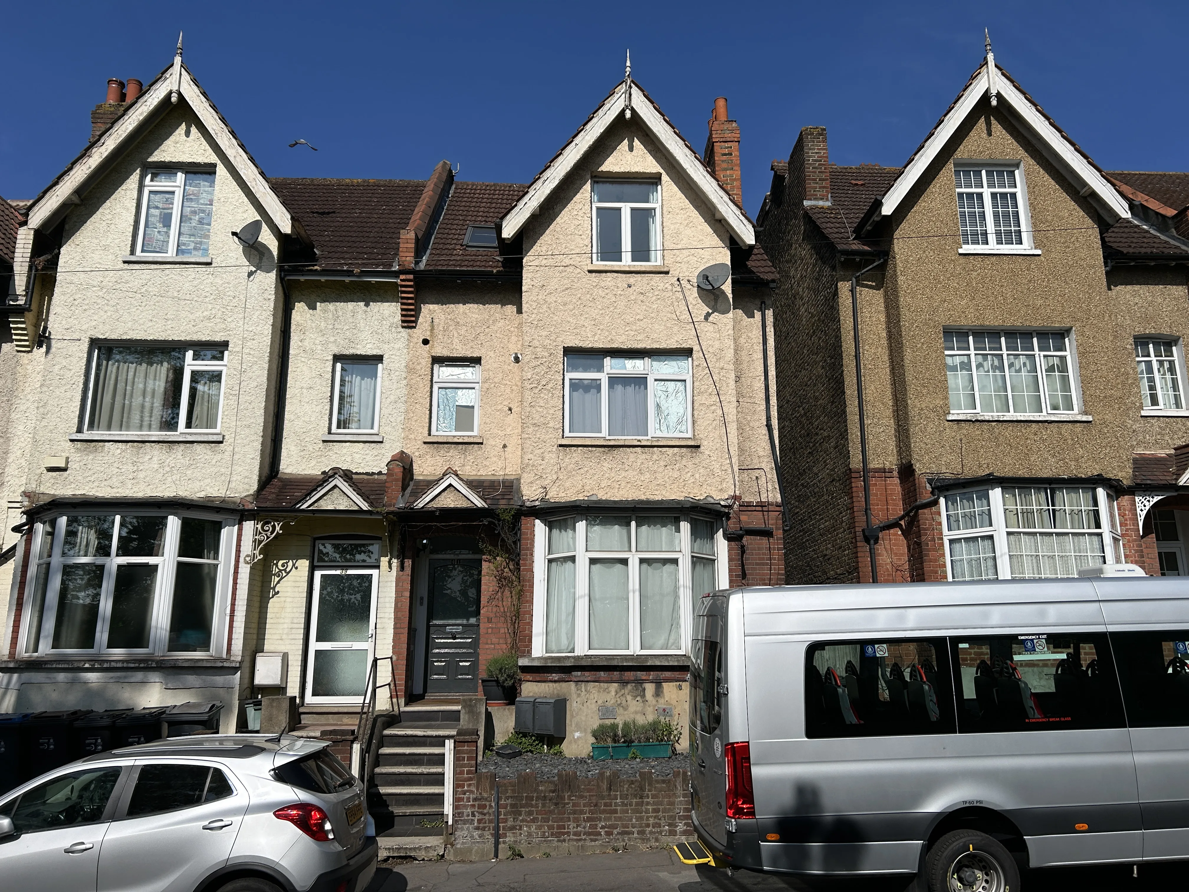 VACANT - Leasehold Self Contained Second Floor Flat