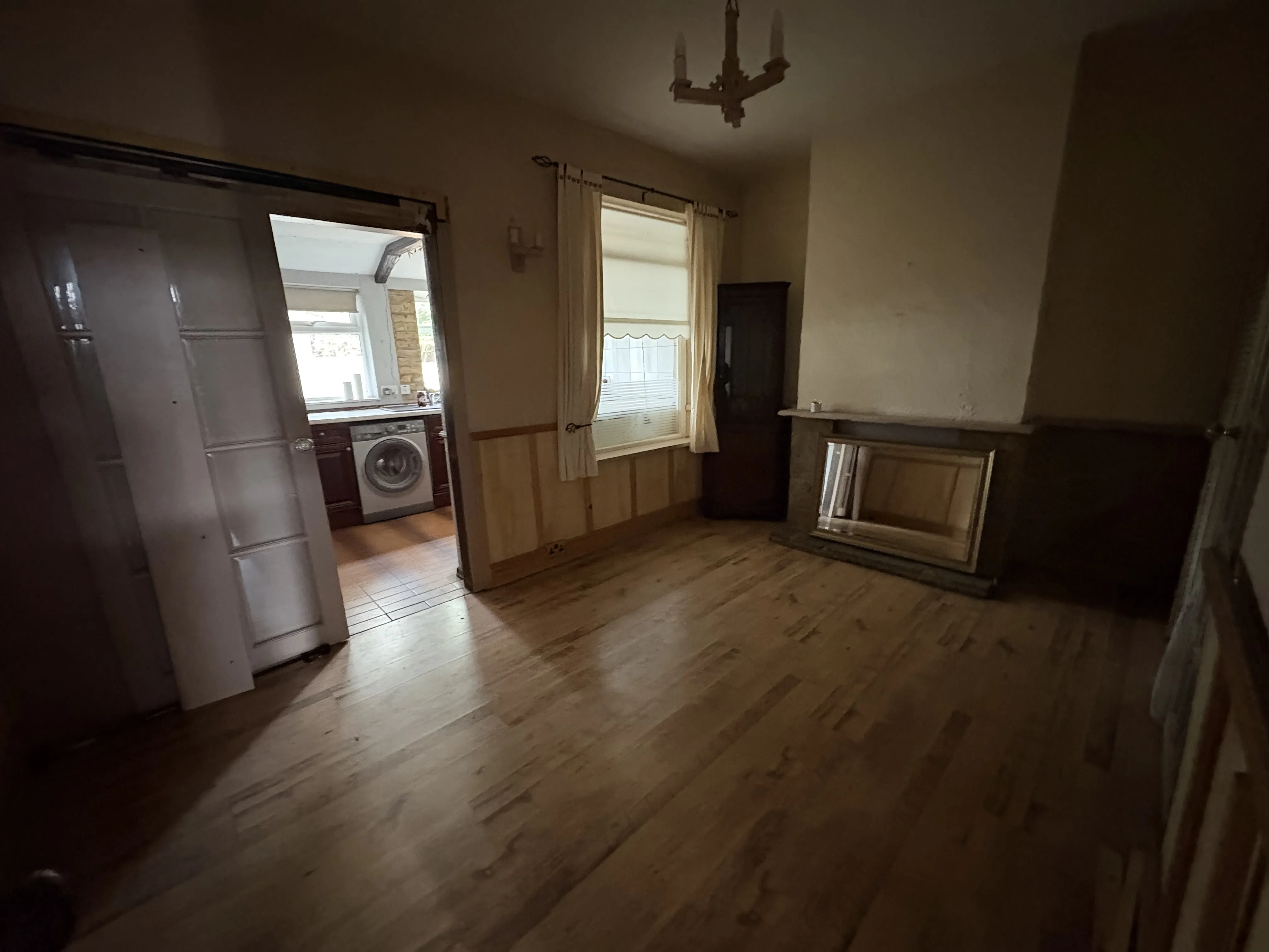 VACANT - Freehold Mid Terrace House