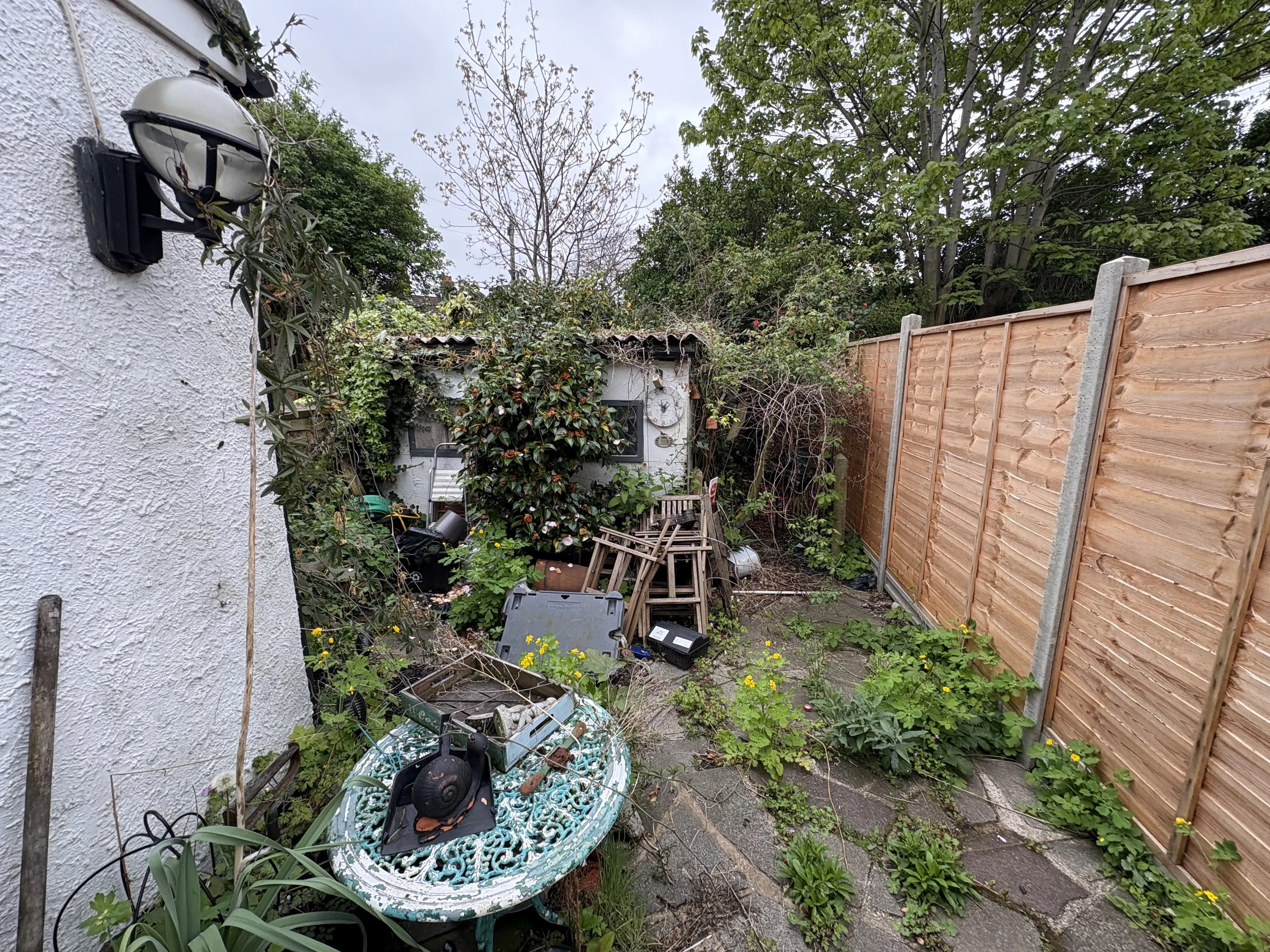 VACANT - Freehold Mid Terrace House