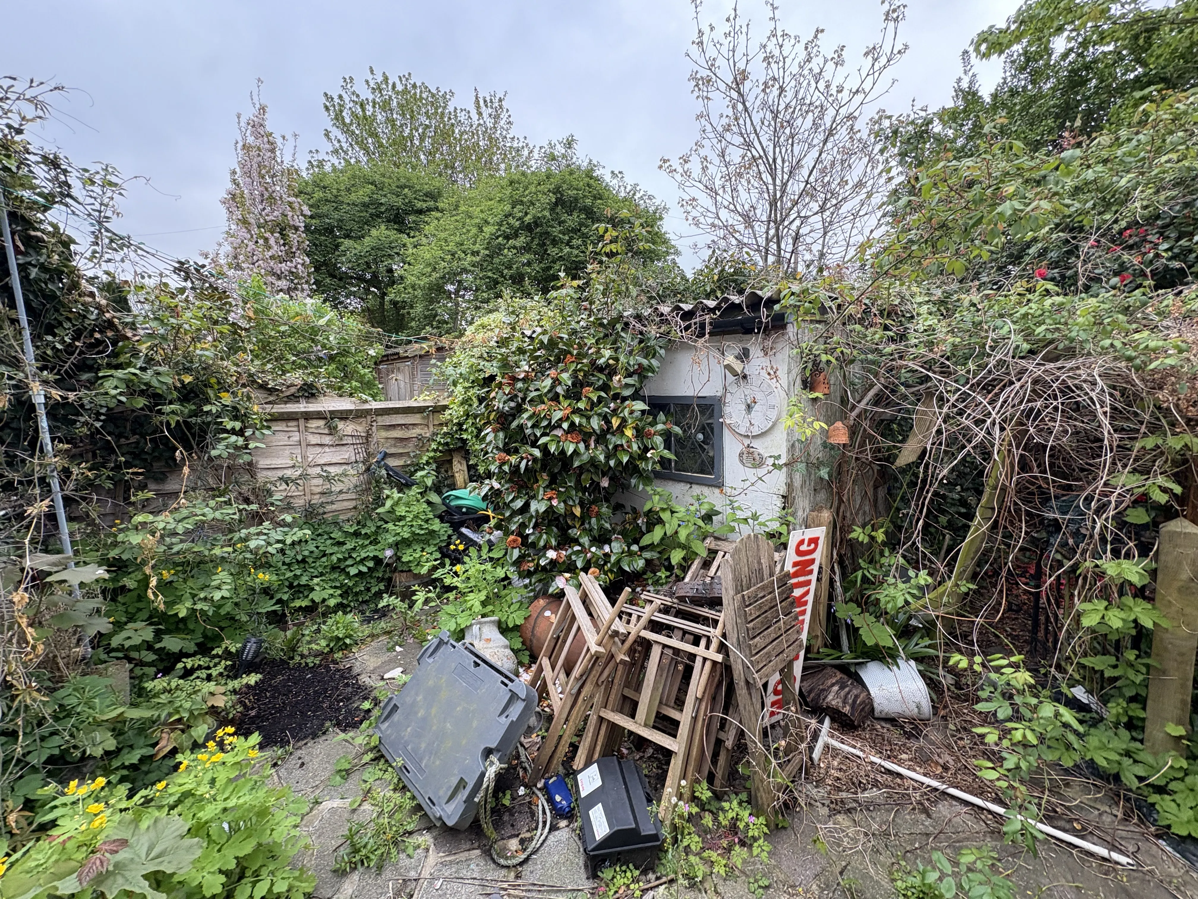 VACANT - Freehold Mid Terrace House