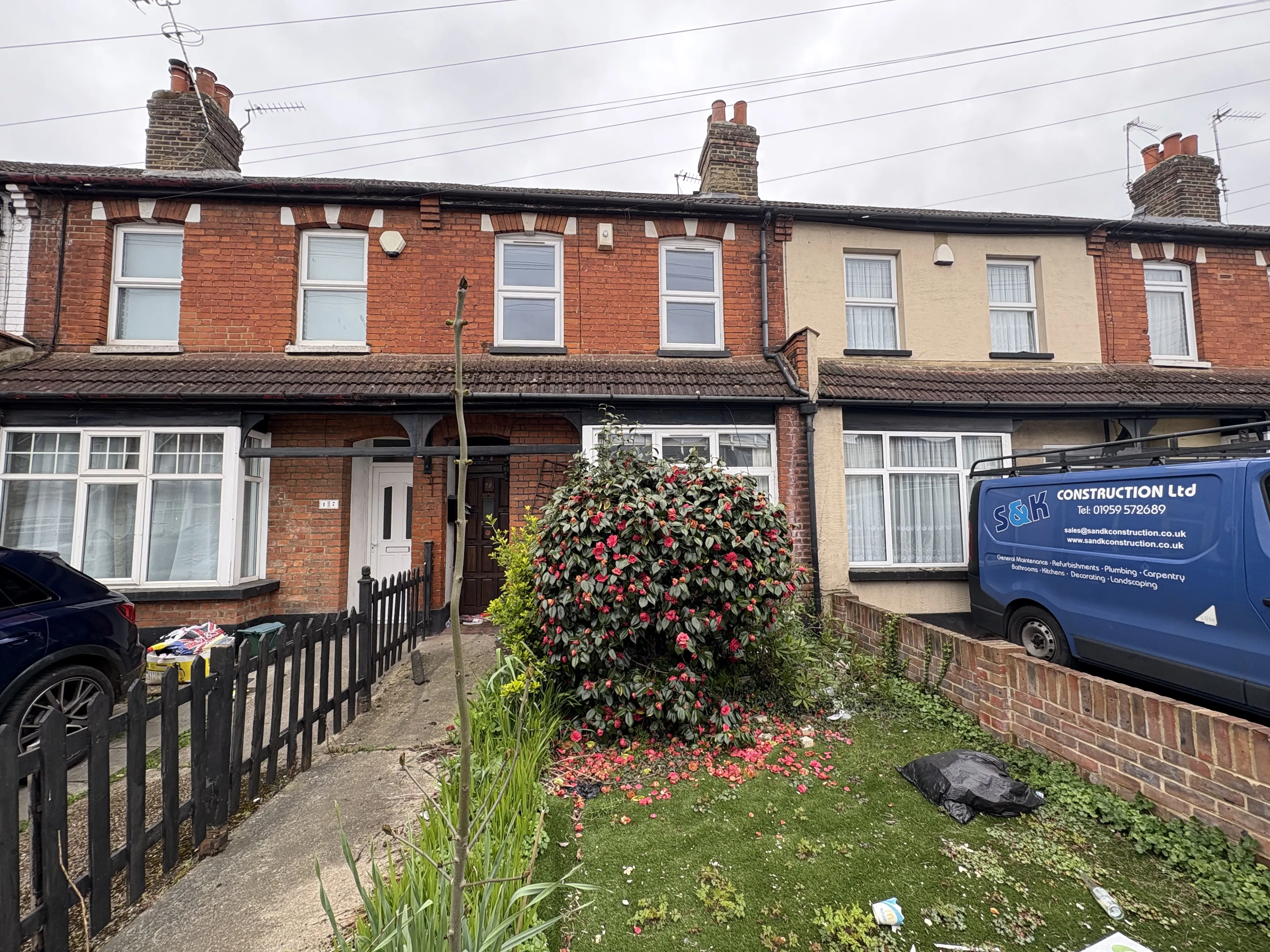 VACANT - Freehold Mid Terrace House