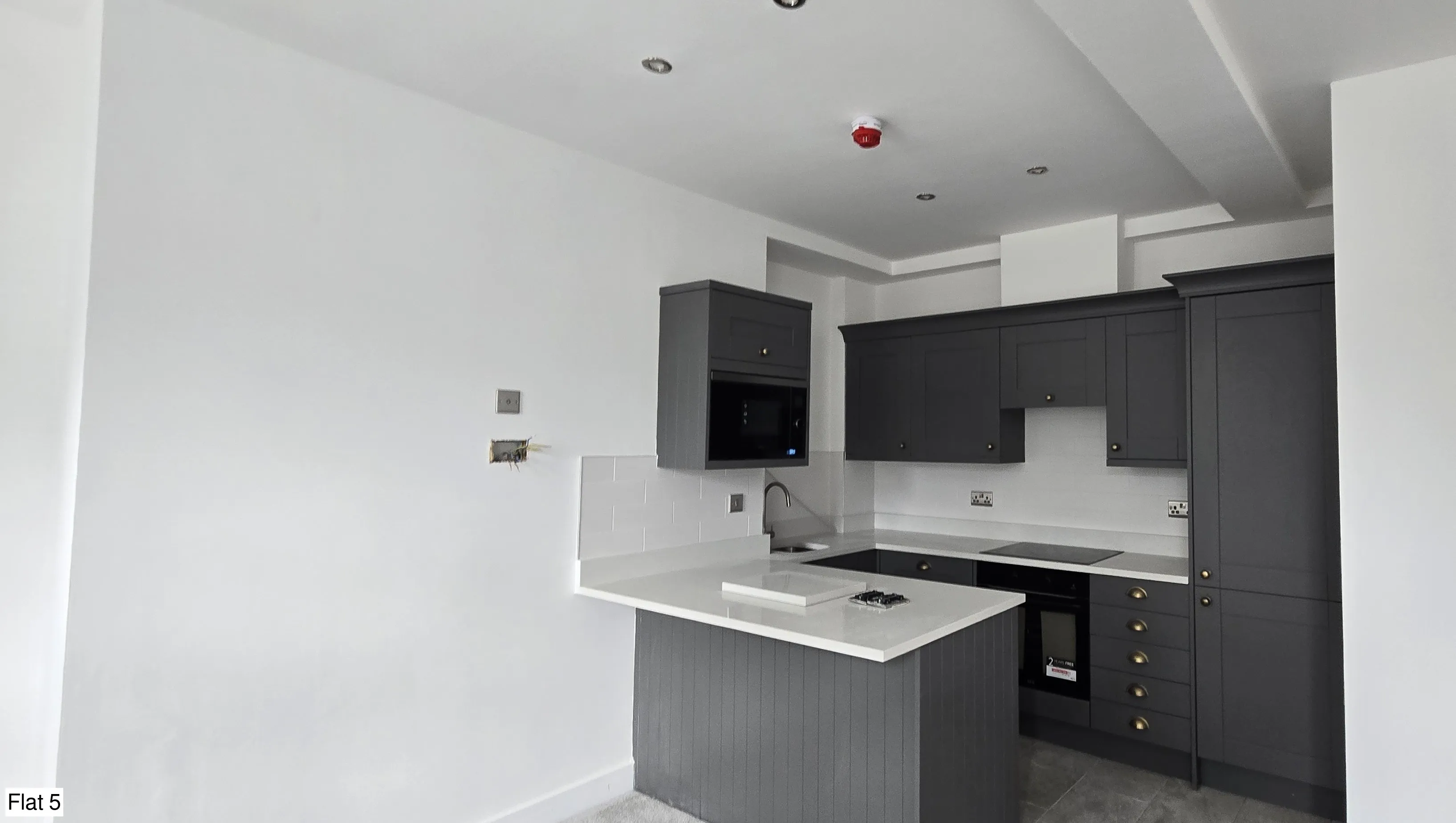 INVESTMENT - Freehold Detached Block of Flats 