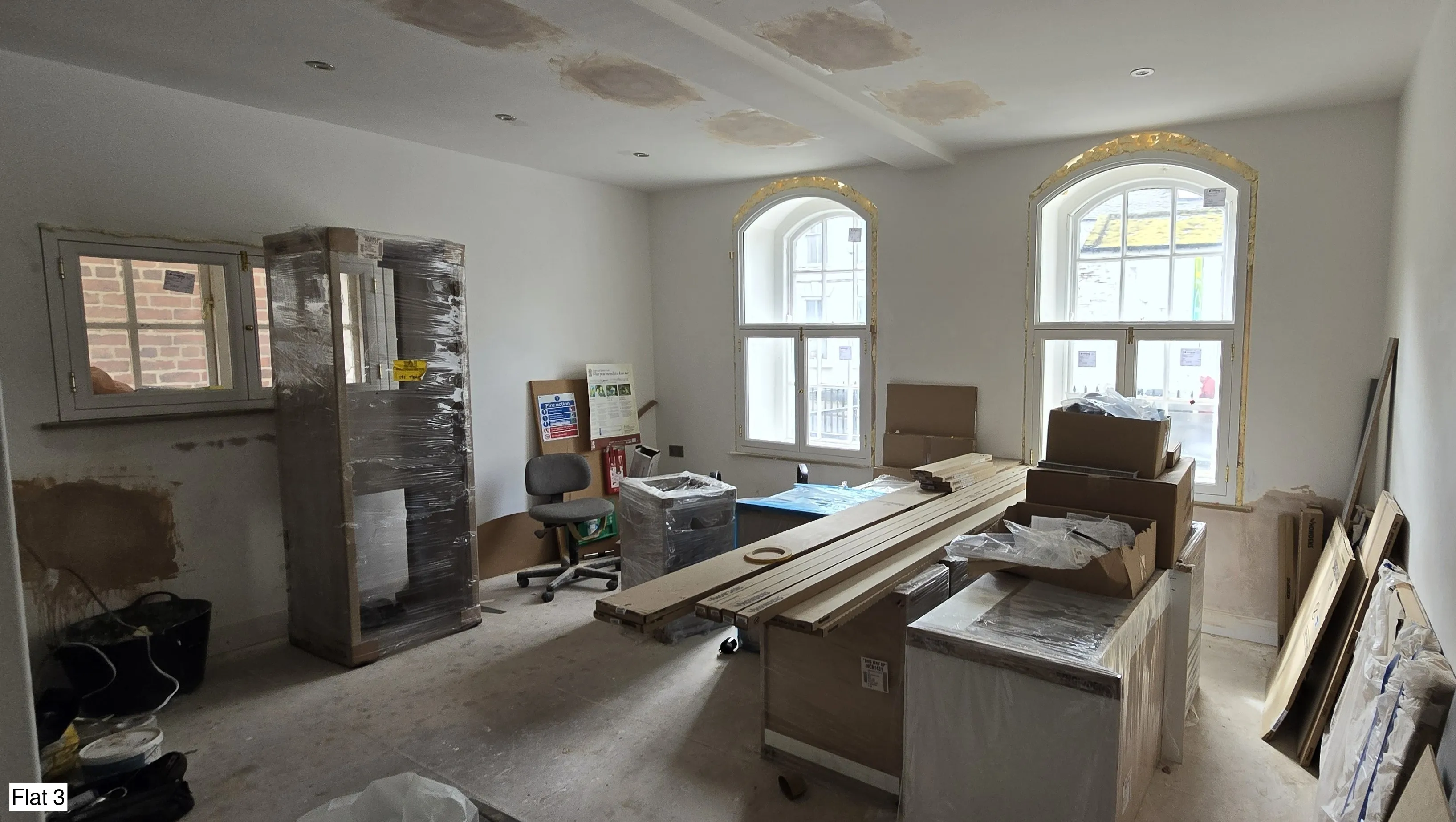 INVESTMENT - Freehold Detached Block of Flats 