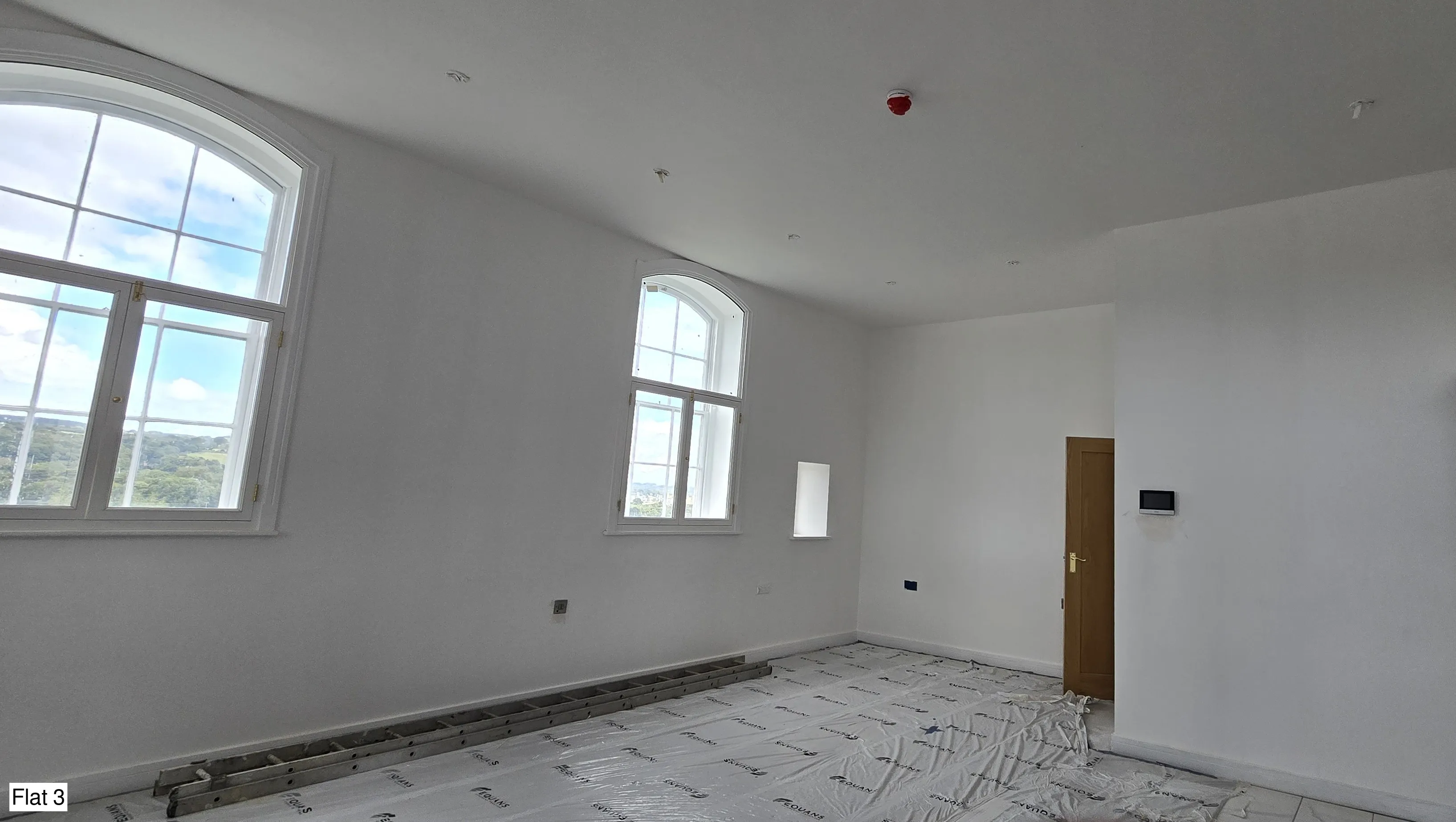 INVESTMENT - Freehold Detached Block of Flats 