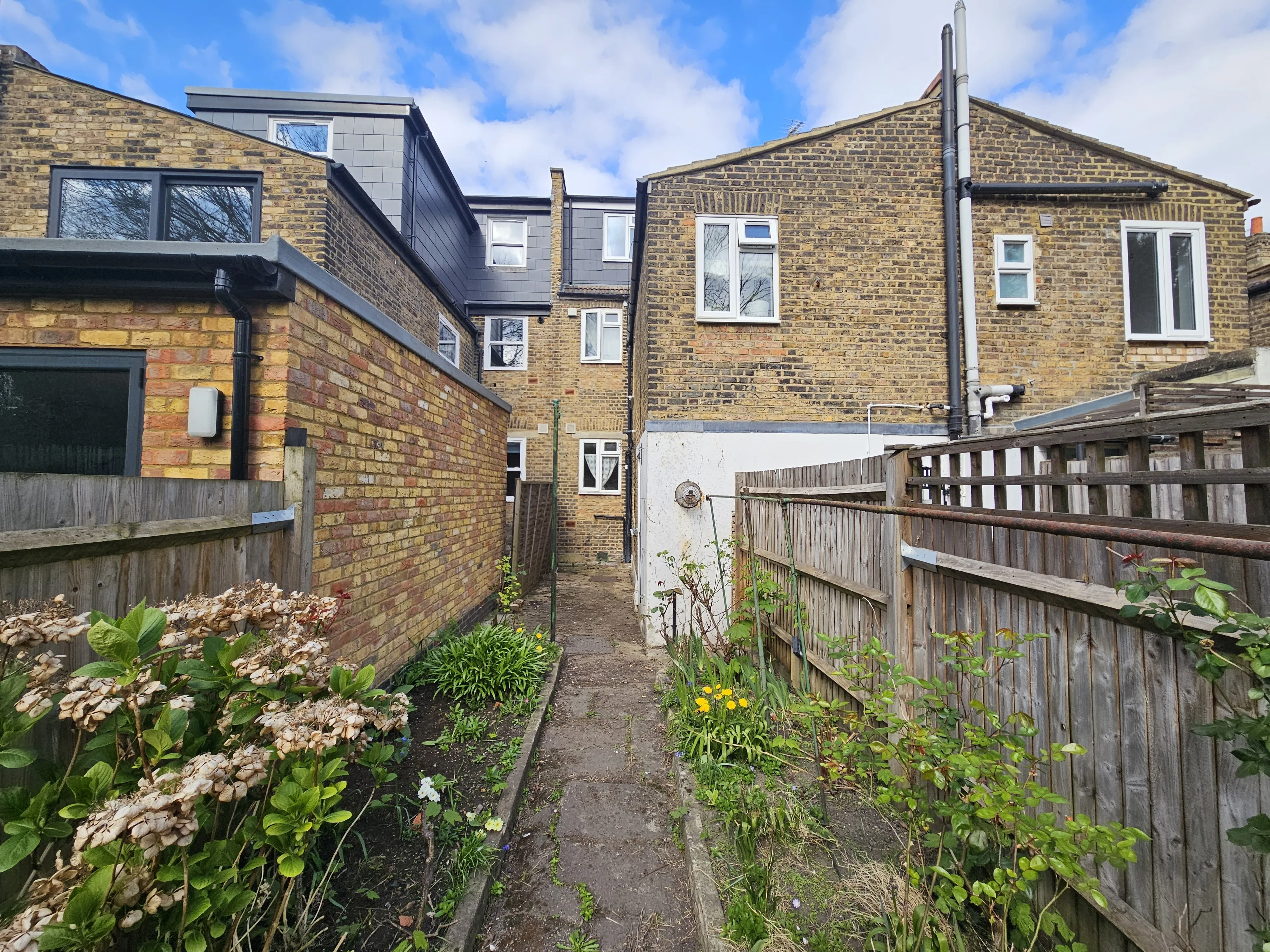VACANT - Leasehold Self Contained Ground Floor Flat