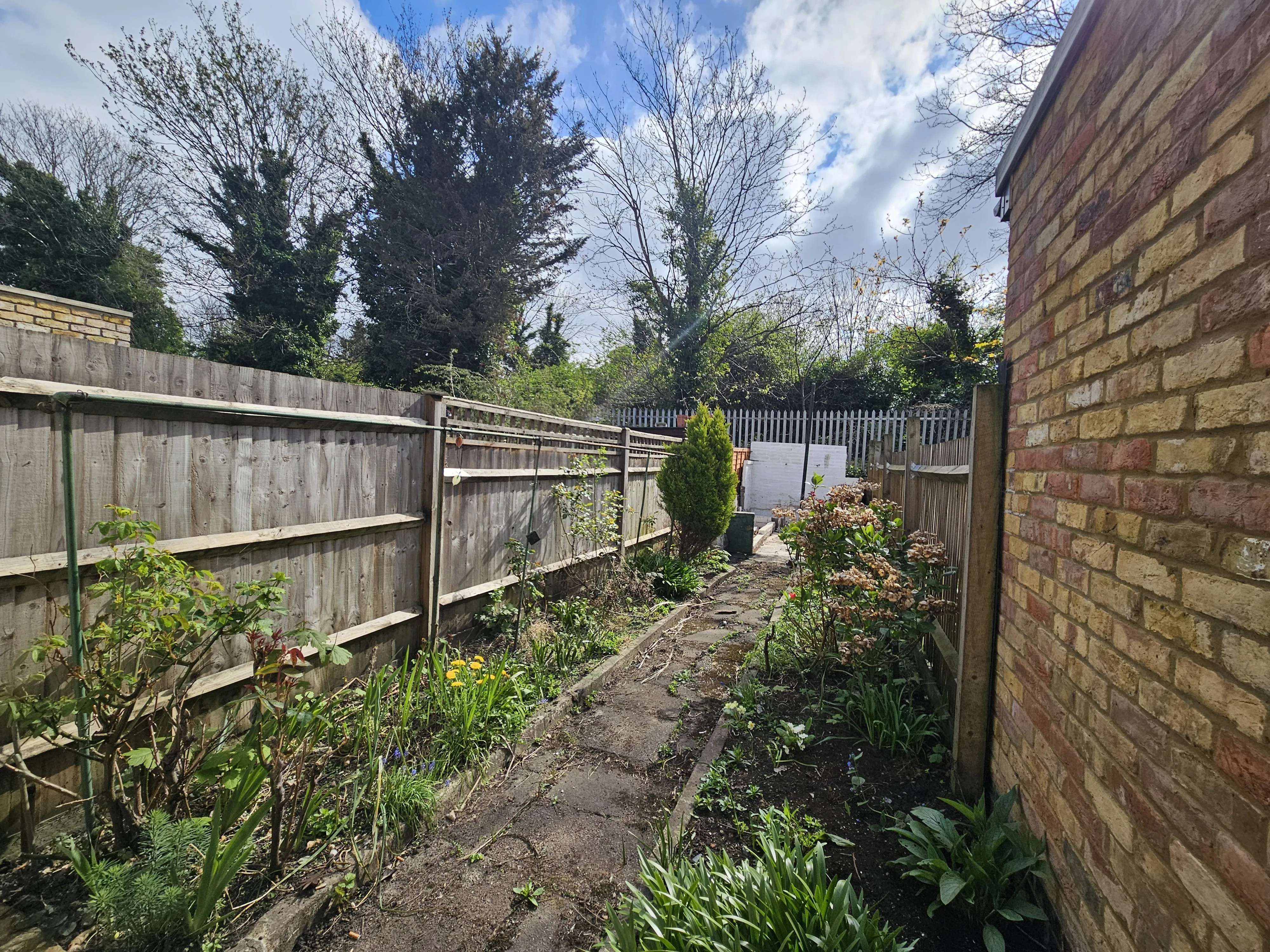 VACANT - Leasehold Self Contained Ground Floor Flat