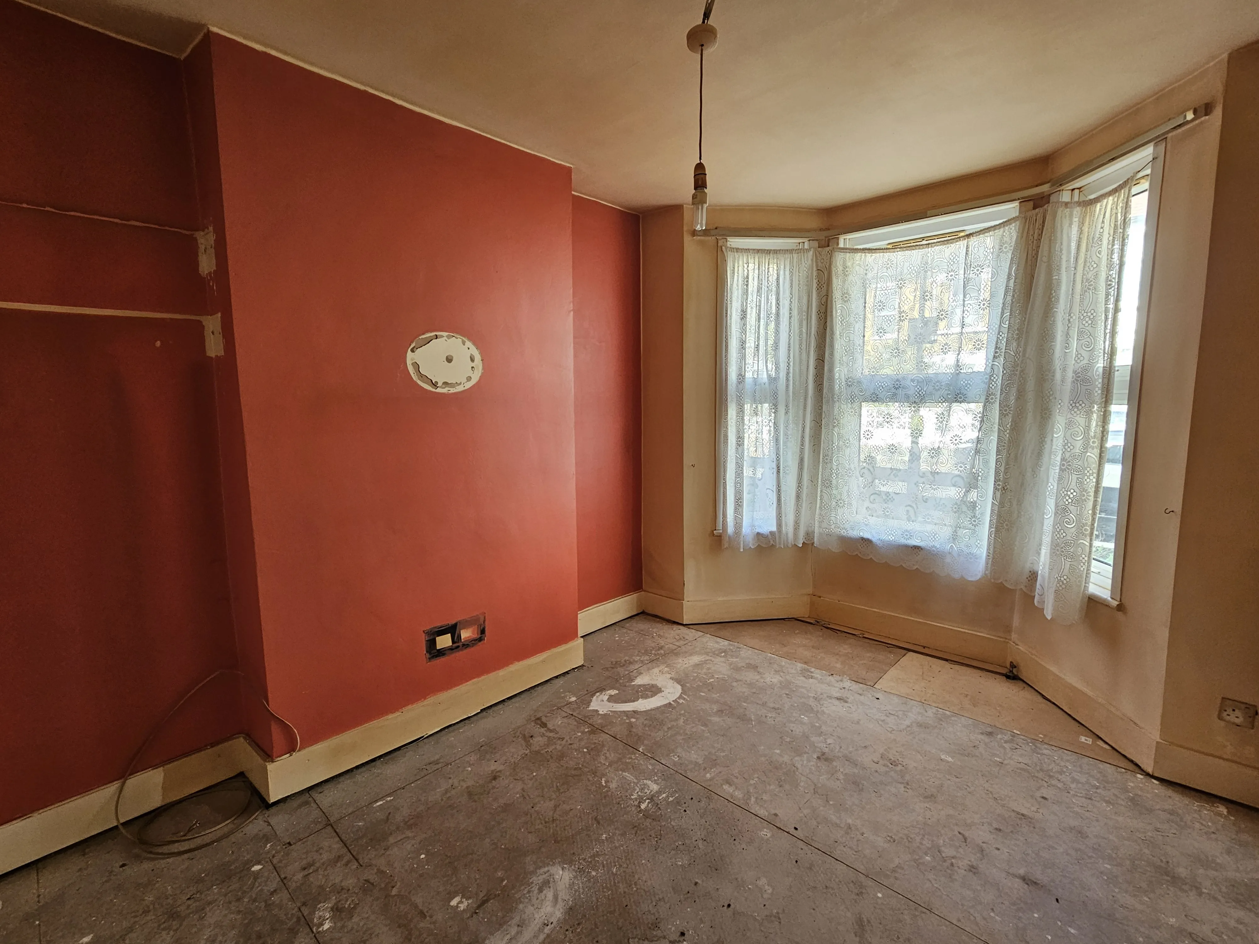 VACANT - Leasehold Self Contained Ground Floor Flat