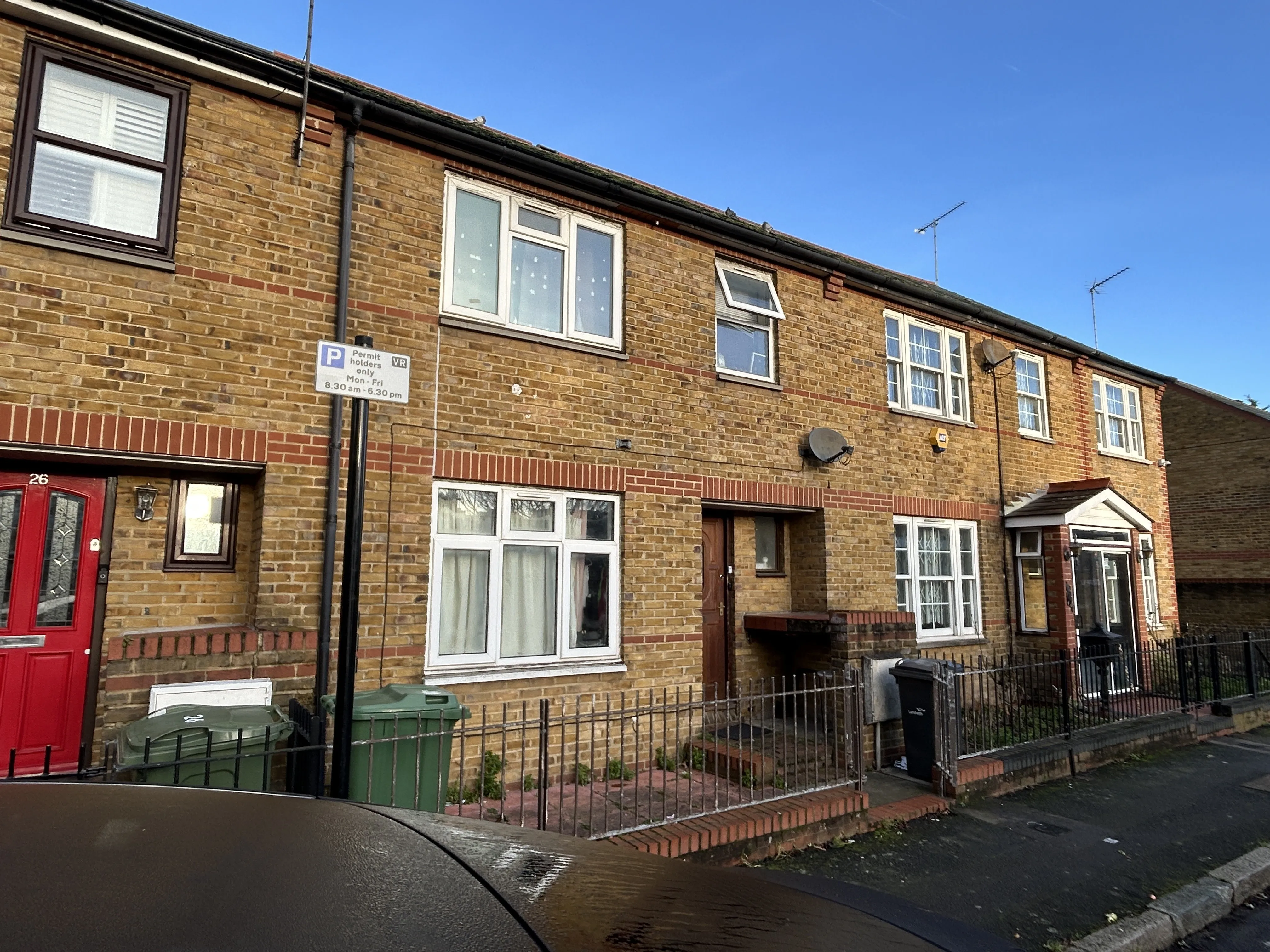 Freehold Mid Terrace House