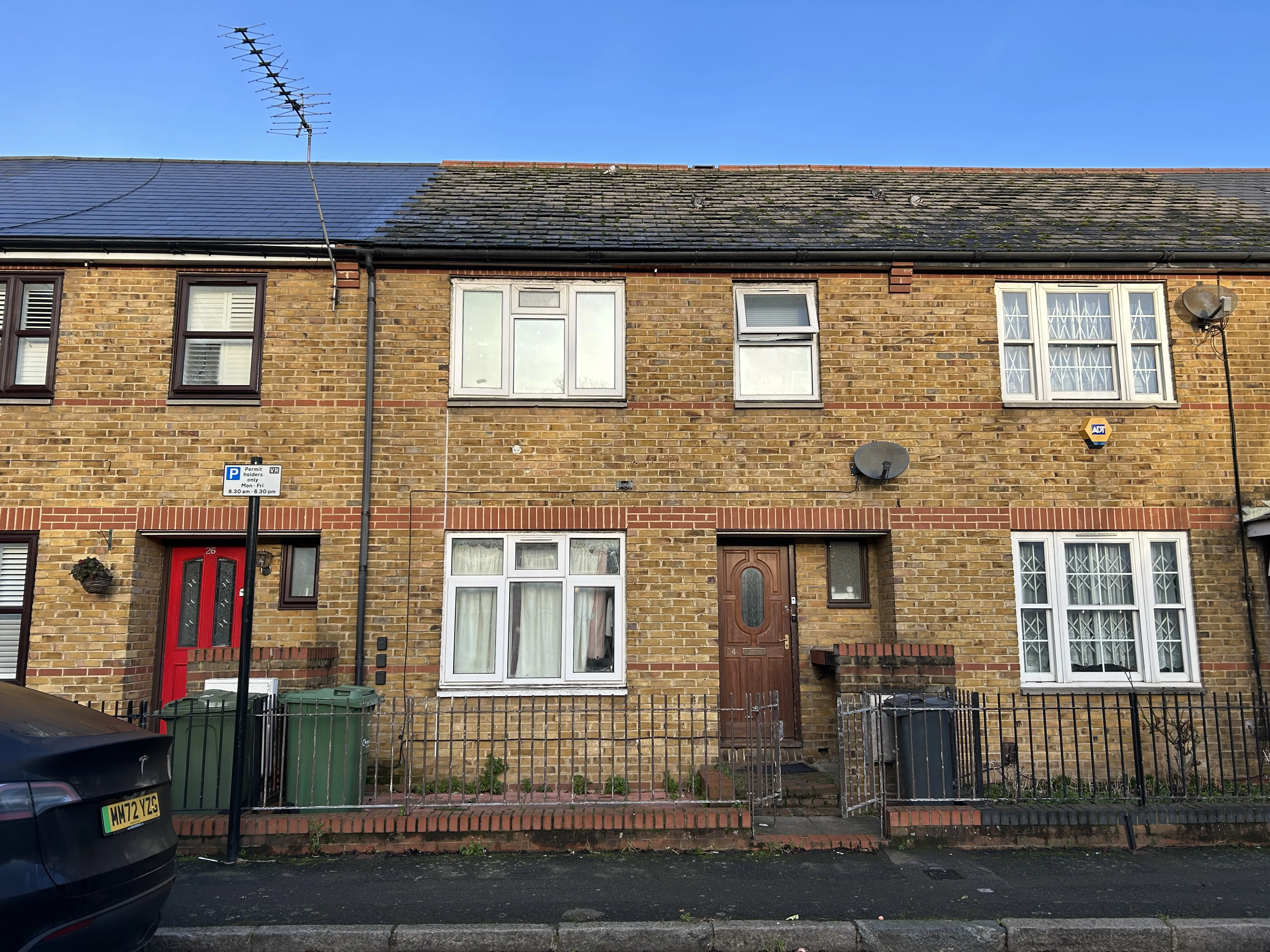 Freehold Mid Terrace House