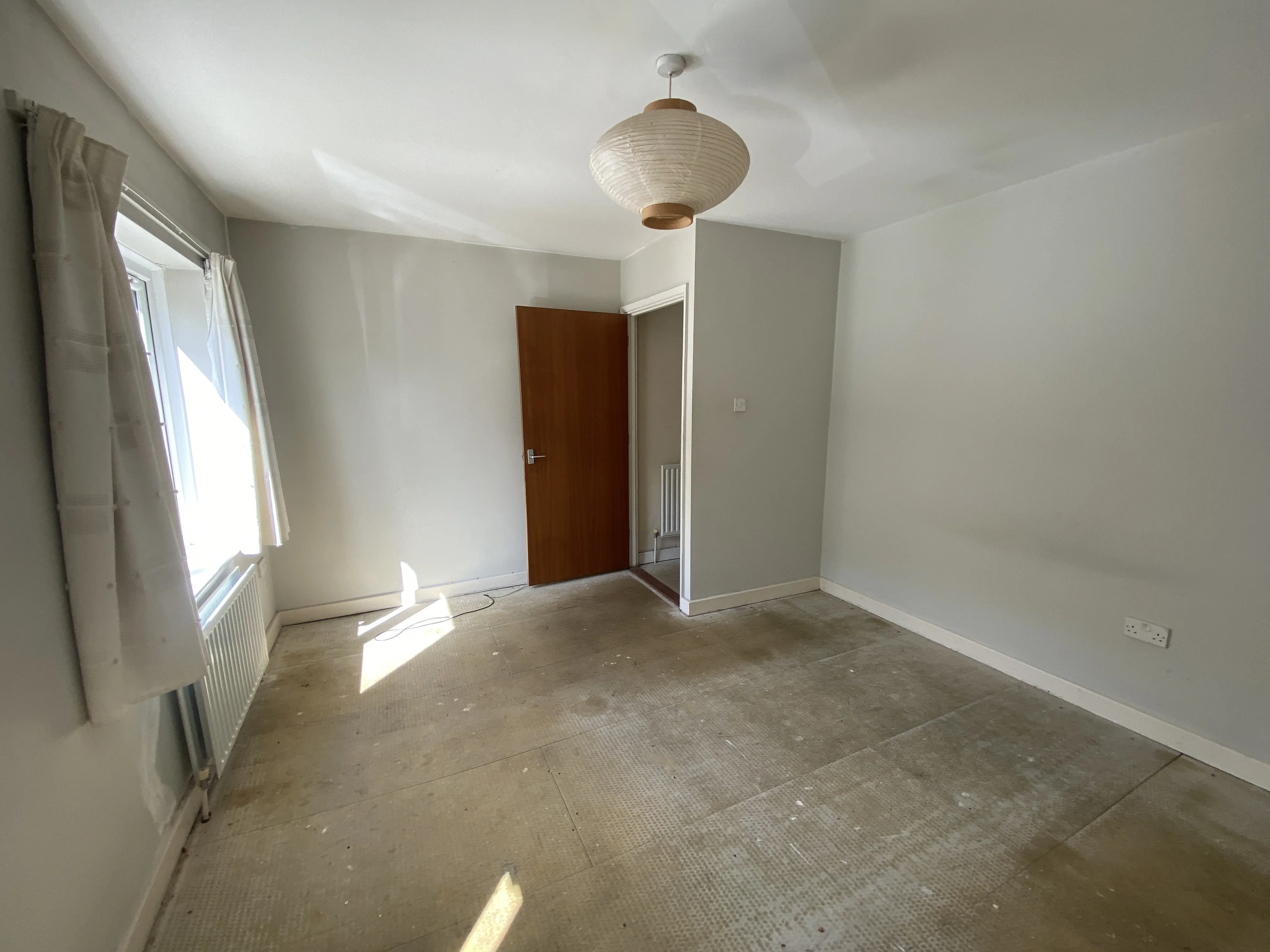 VACANT - Freehold End of Terrace House
