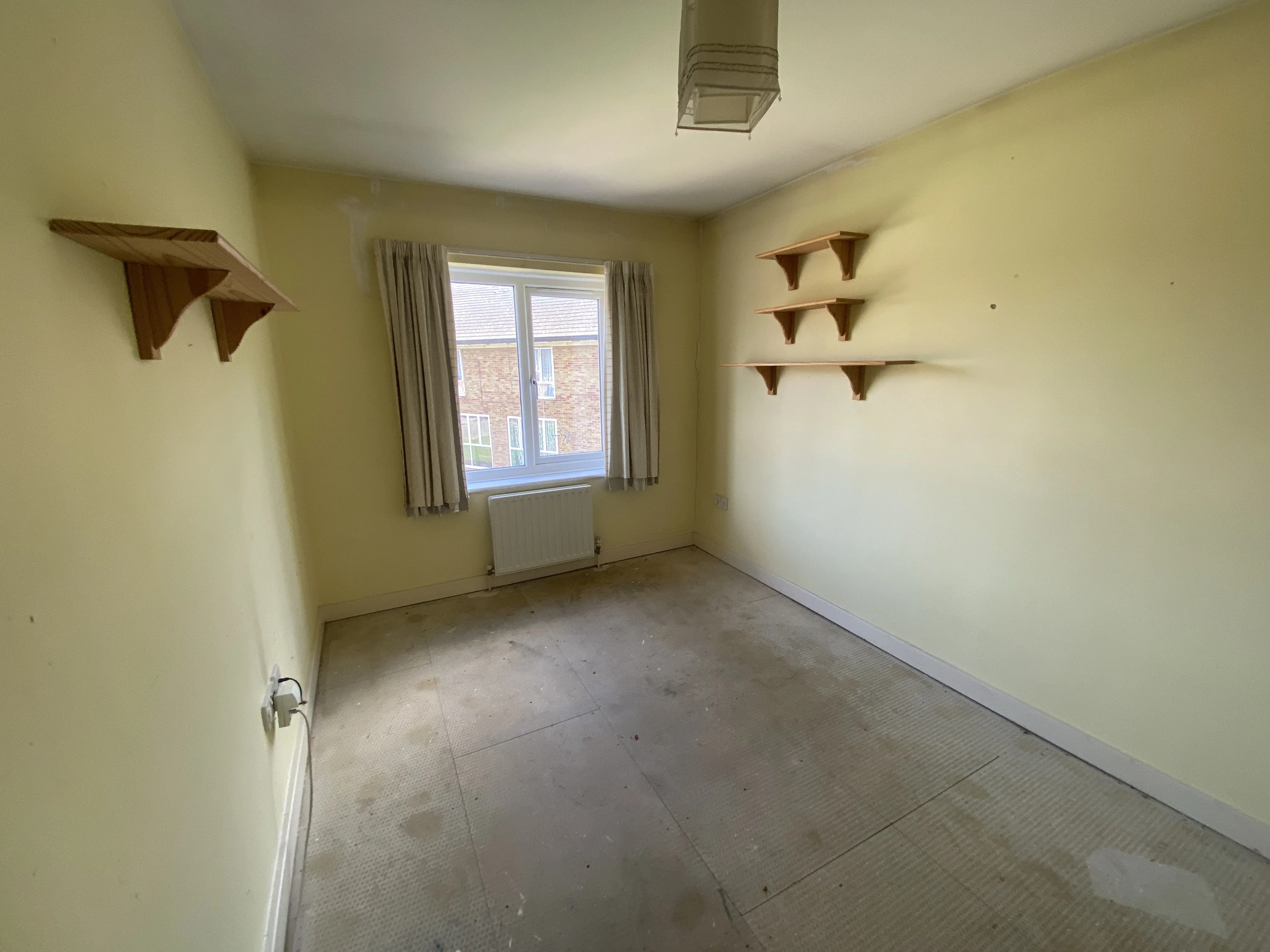 VACANT - Freehold End of Terrace House