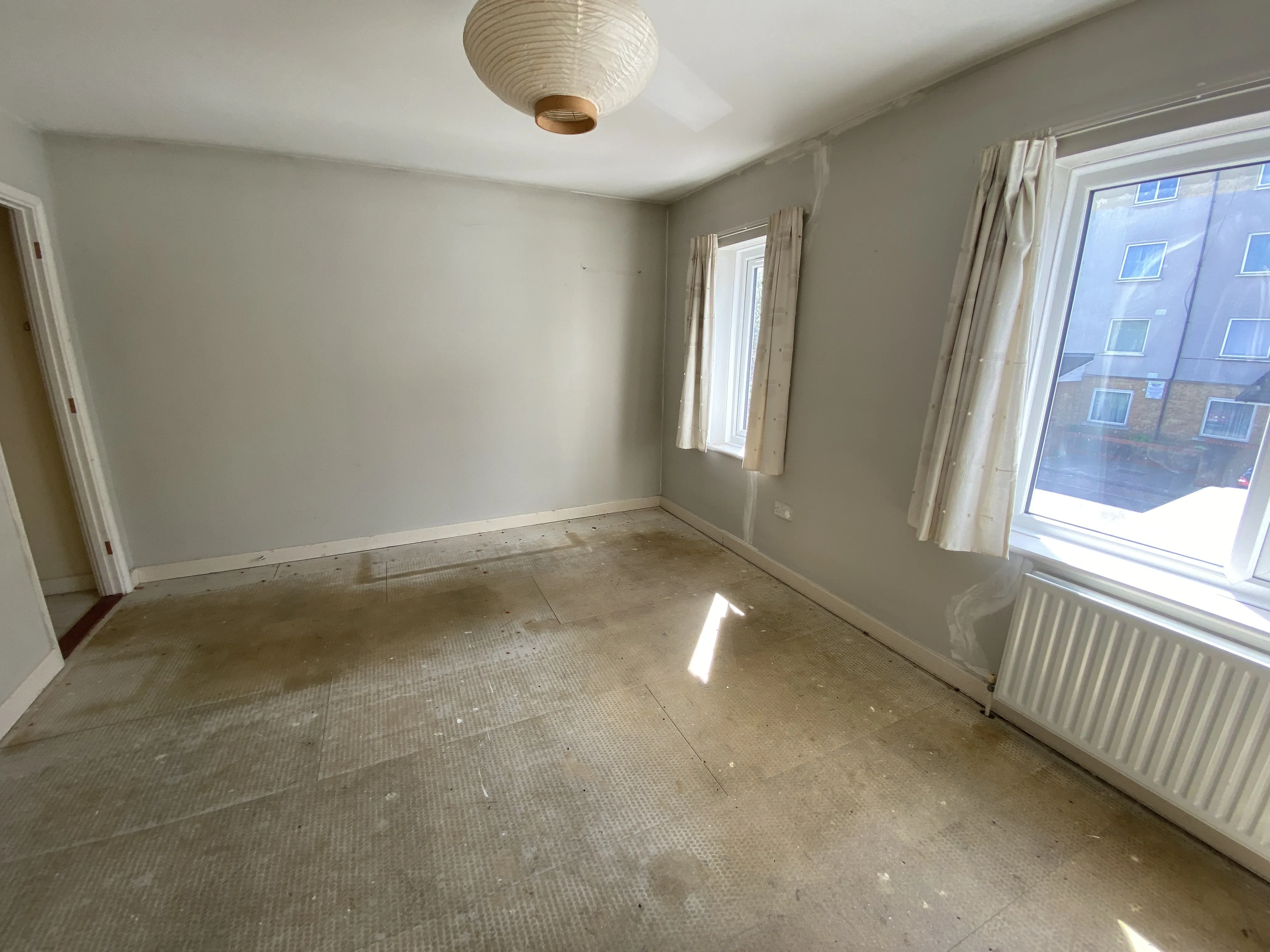 VACANT - Freehold End of Terrace House
