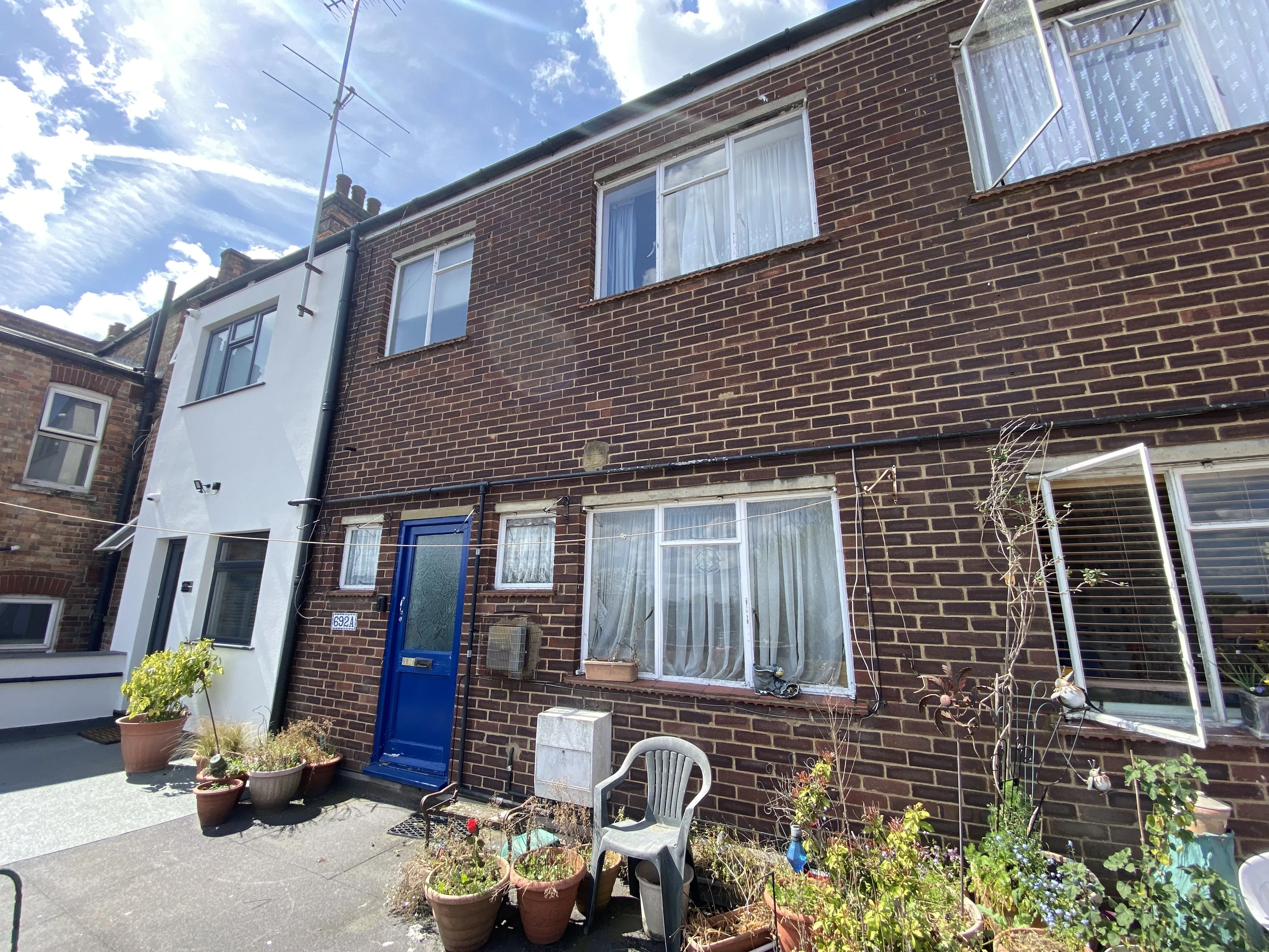 INVESTMENT - Freehold Mid Terrace Building