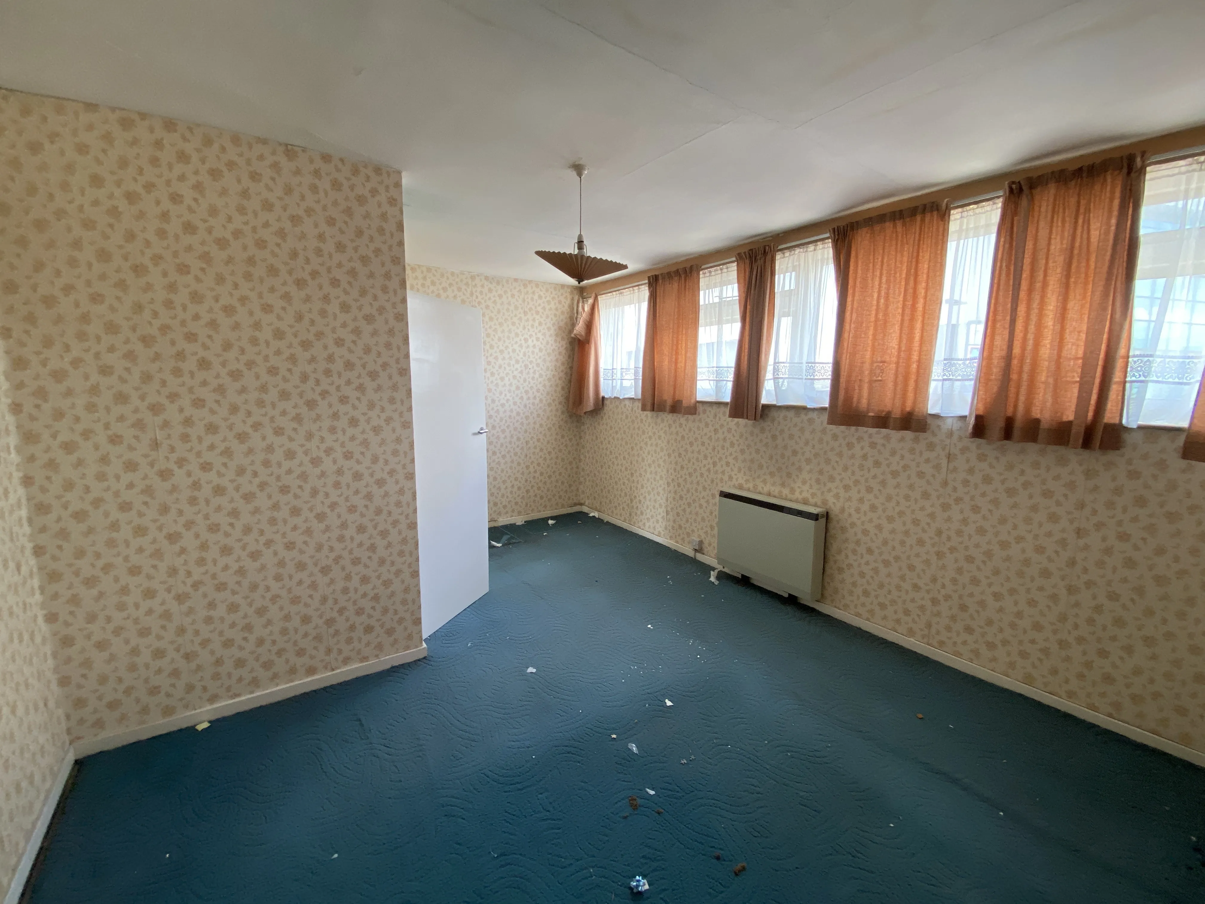 INVESTMENT - Freehold Mid Terrace Building