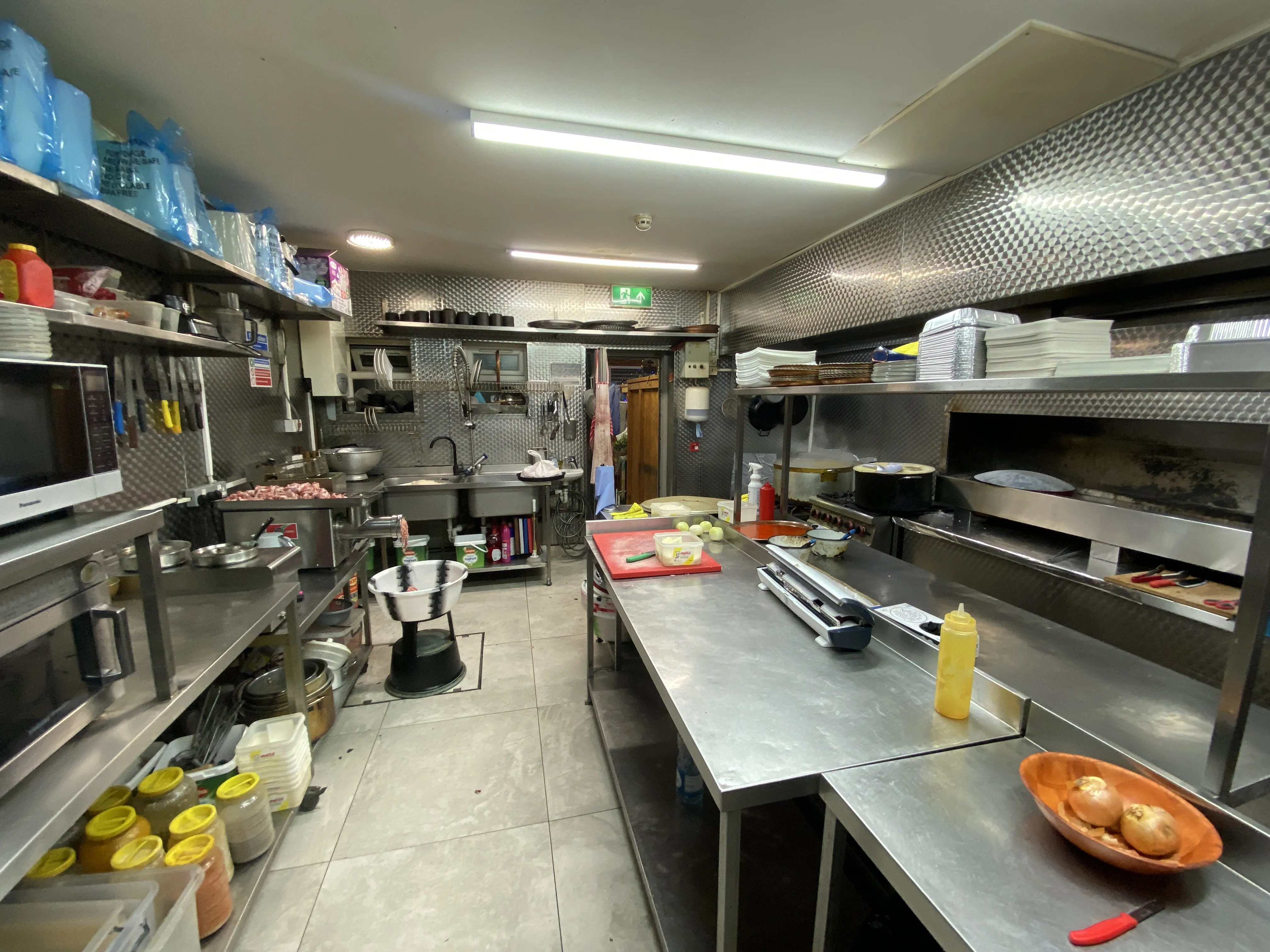 INVESTMENT - Freehold Mid Terrace Building