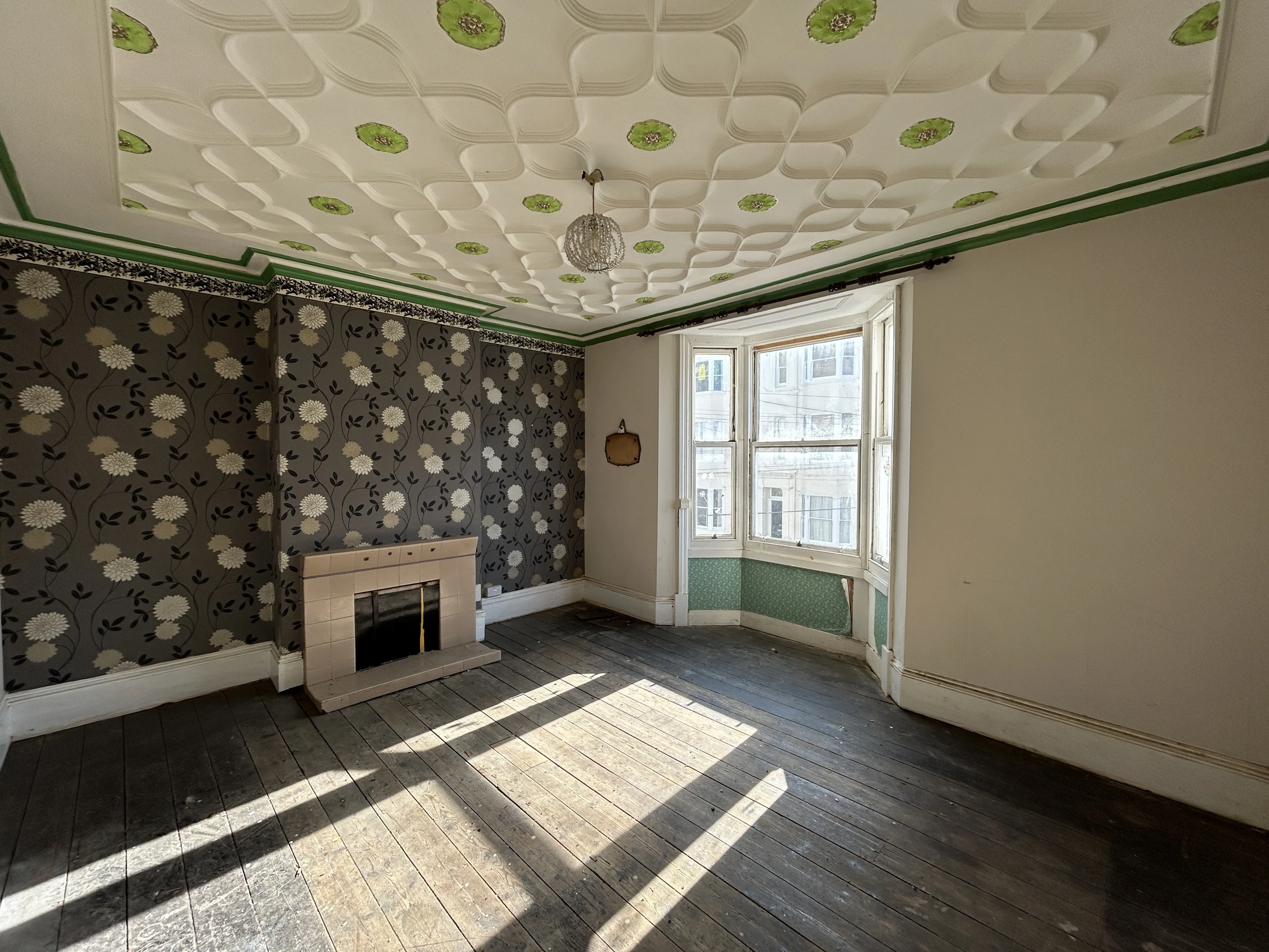 VACANT -  Long Leasehold Self Contained First and Second Floor Maisonette