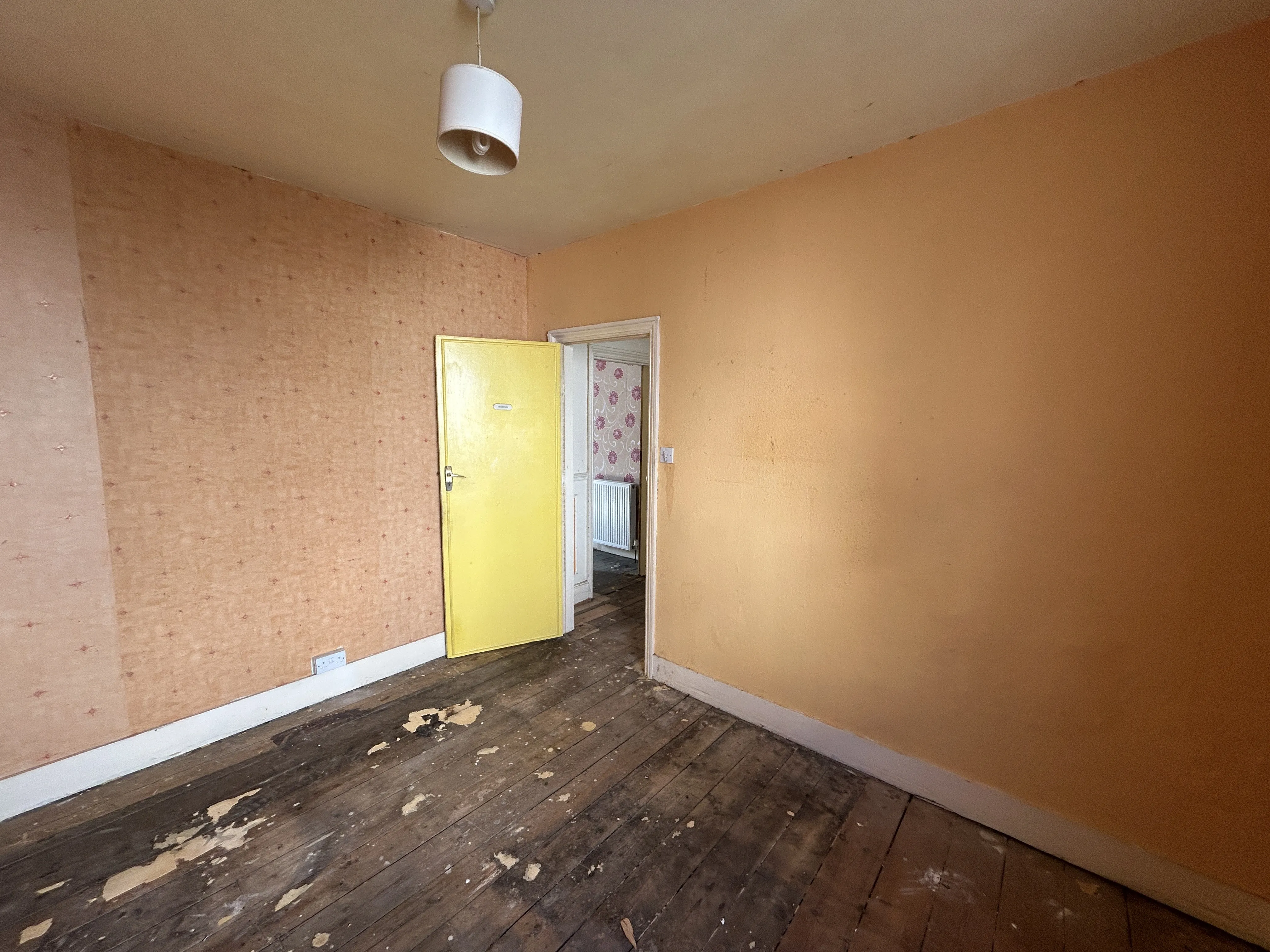VACANT -  Long Leasehold Self Contained First and Second Floor Maisonette