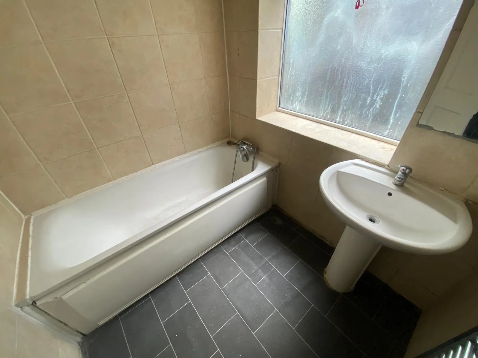 VACANT - Long Leasehold Self Contained Third Floor Flat