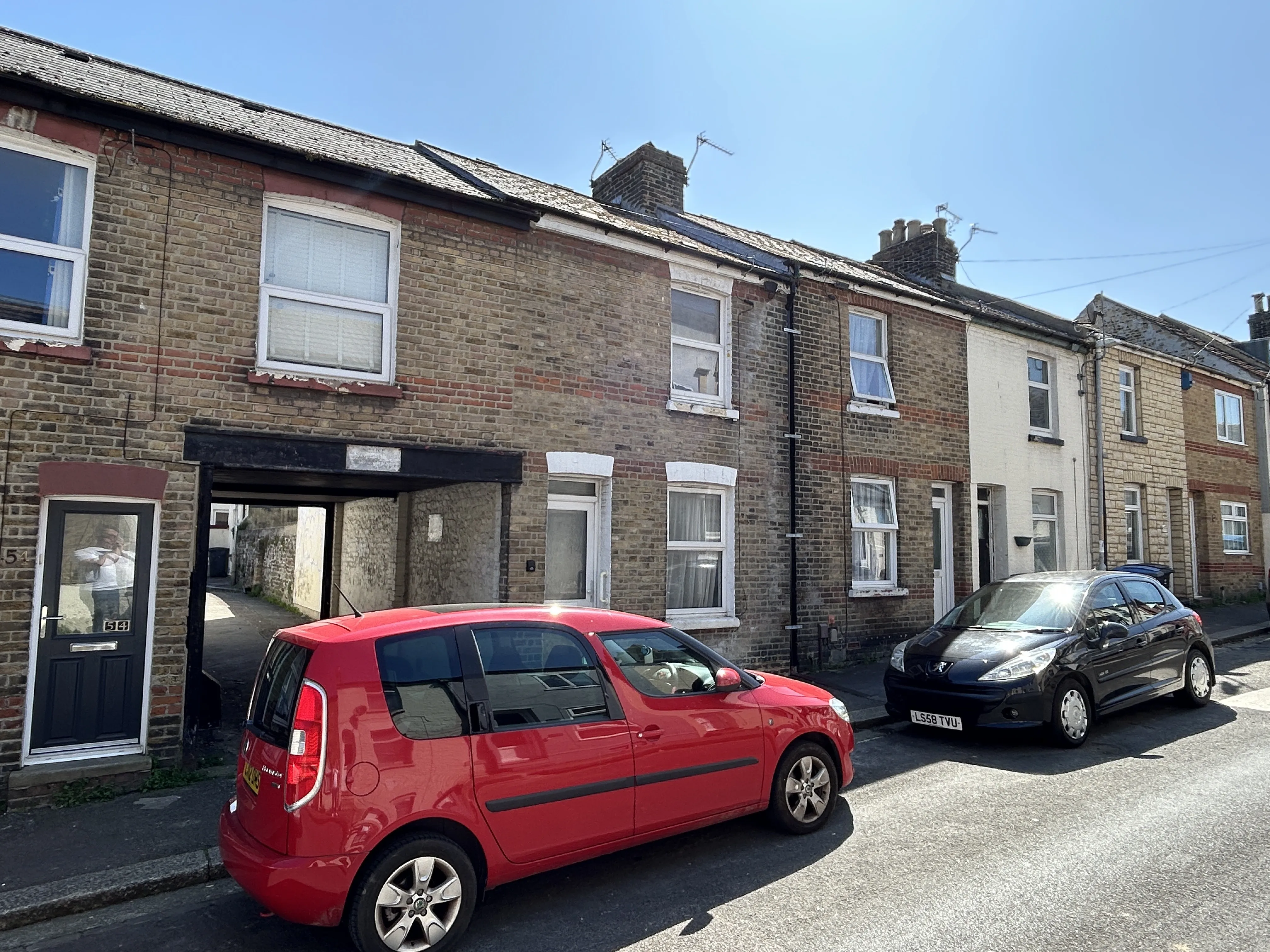 VACANT - Freehold Mid Terrace House