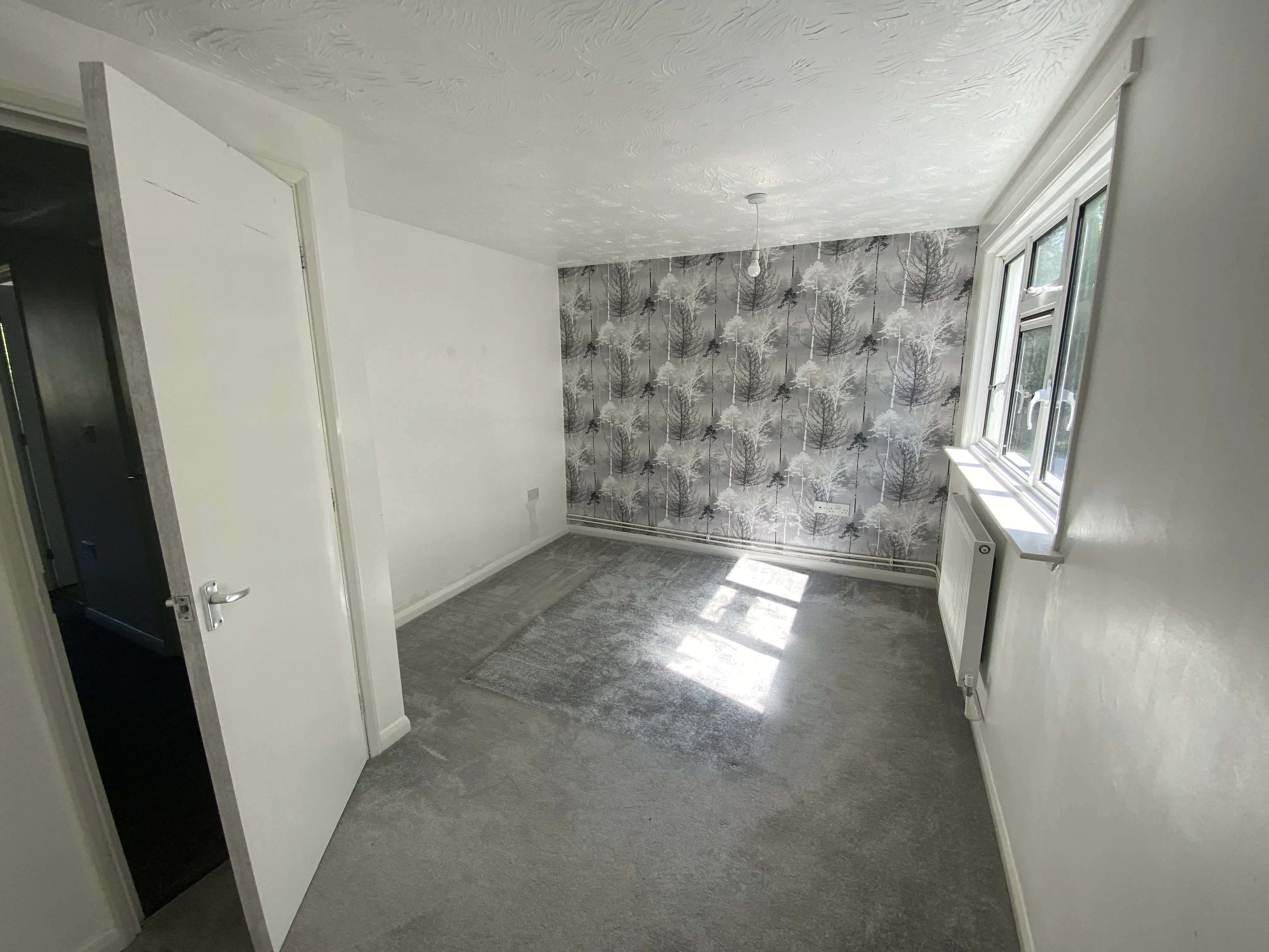 VACANT - Freehold Mid Terrace House
