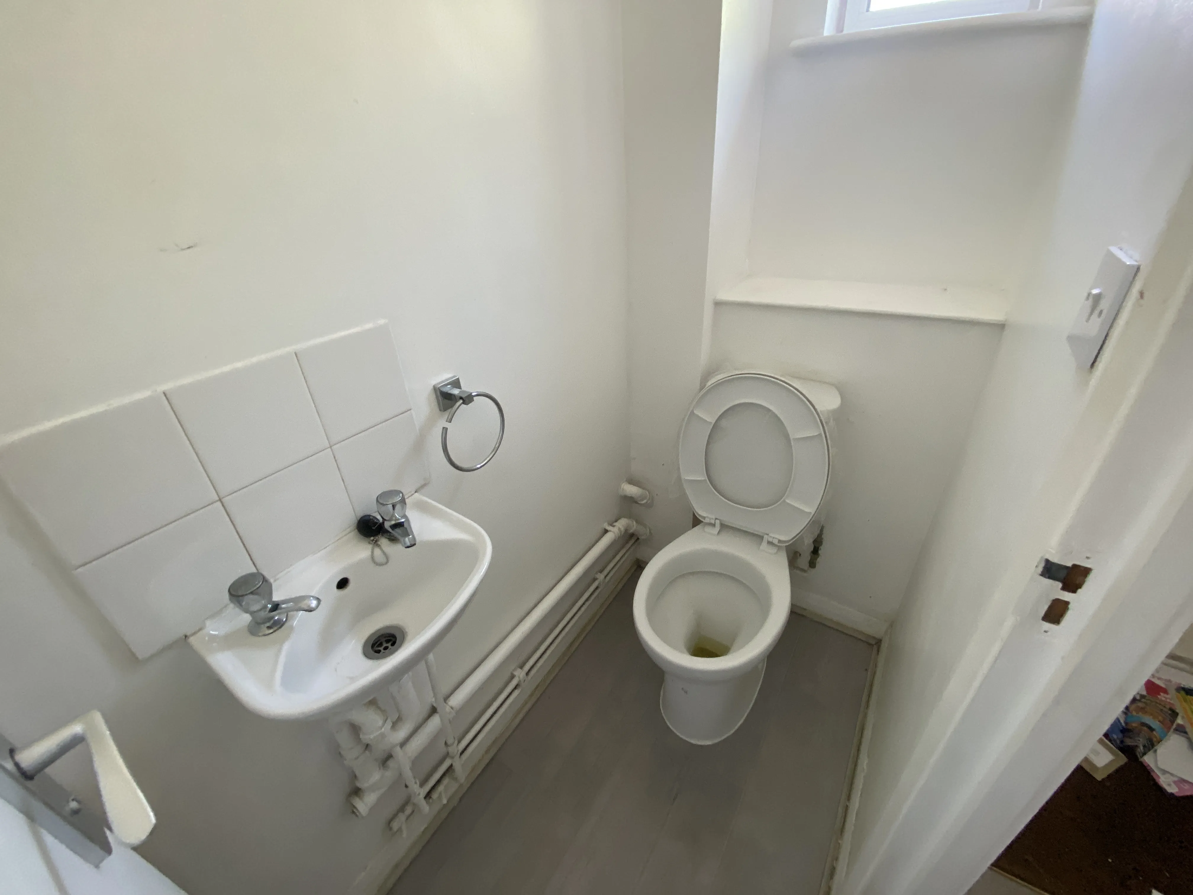 VACANT - Freehold Mid Terrace House