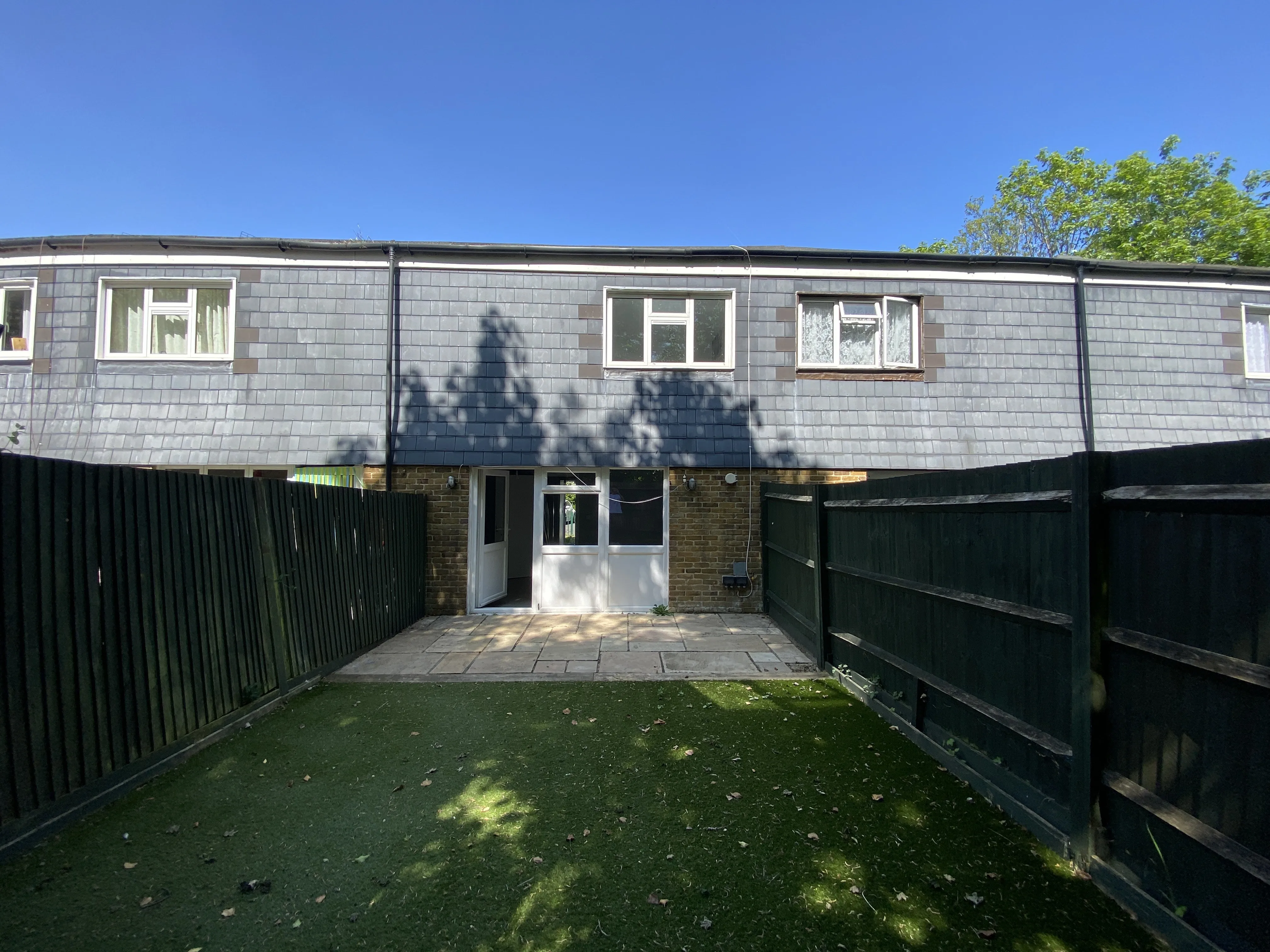 VACANT - Freehold Mid Terrace House