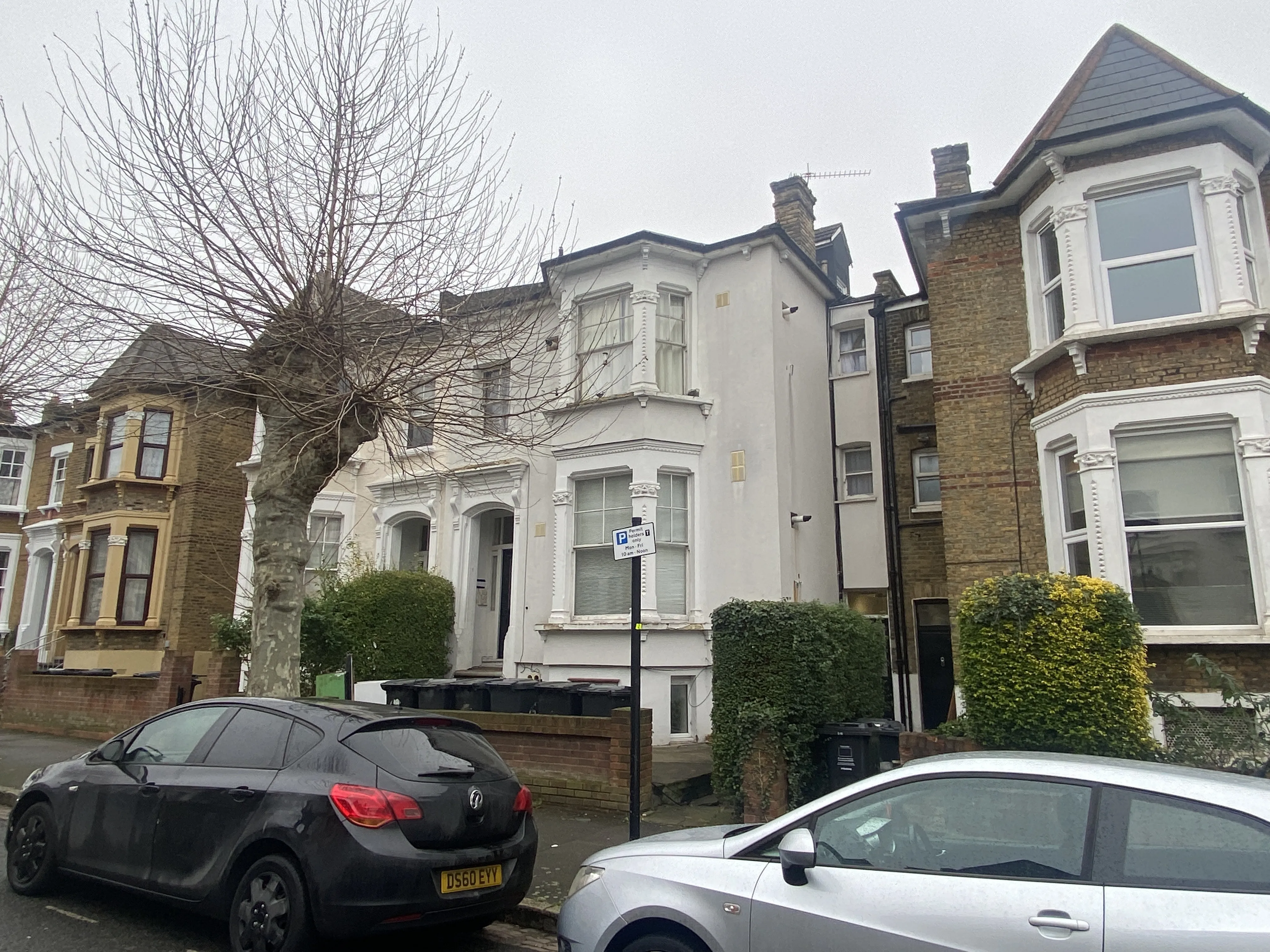 INVESTMENT - Freehold Mid Terrace Building 