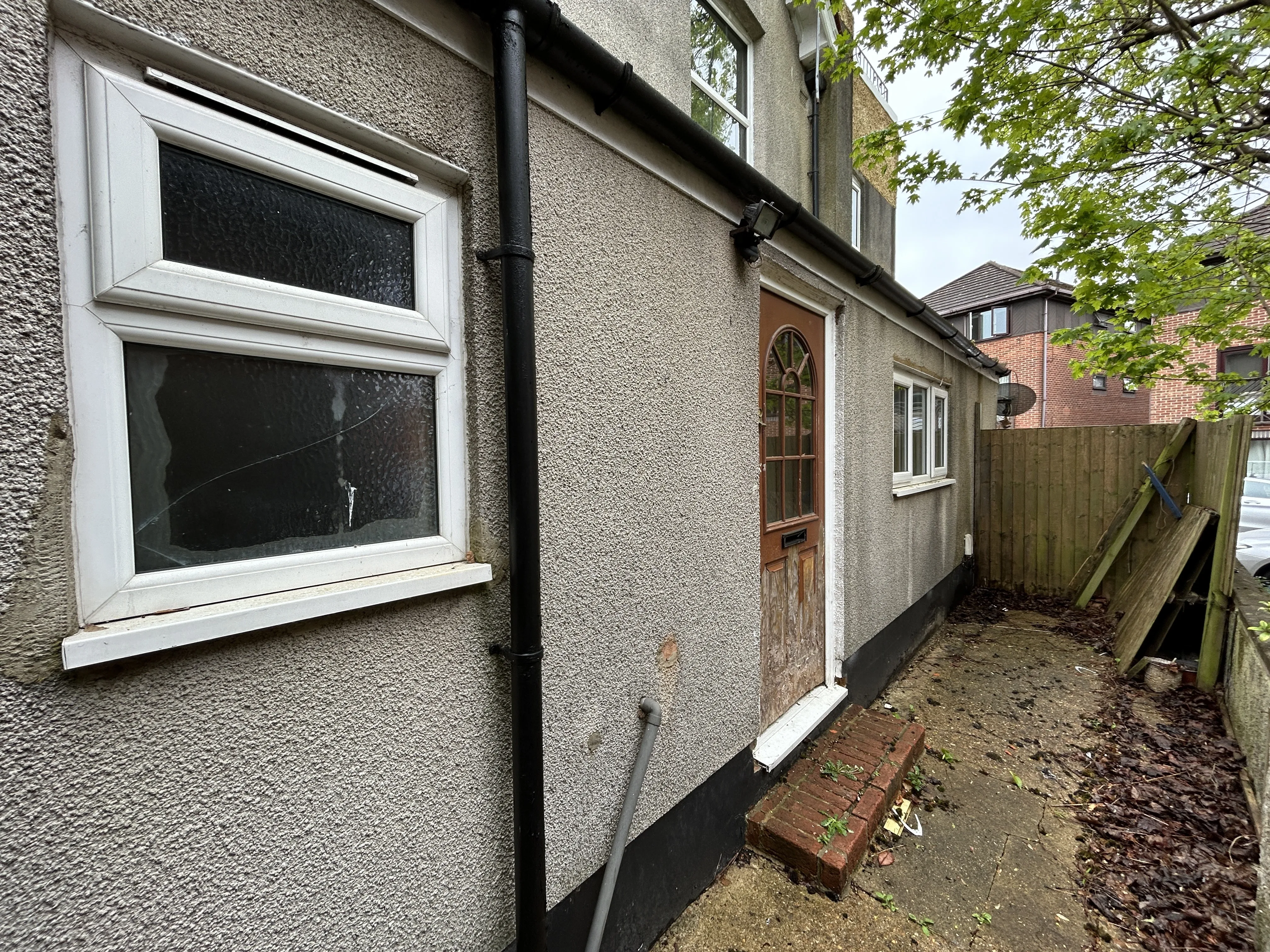 Leasehold Self Contained Ground Floor Flat