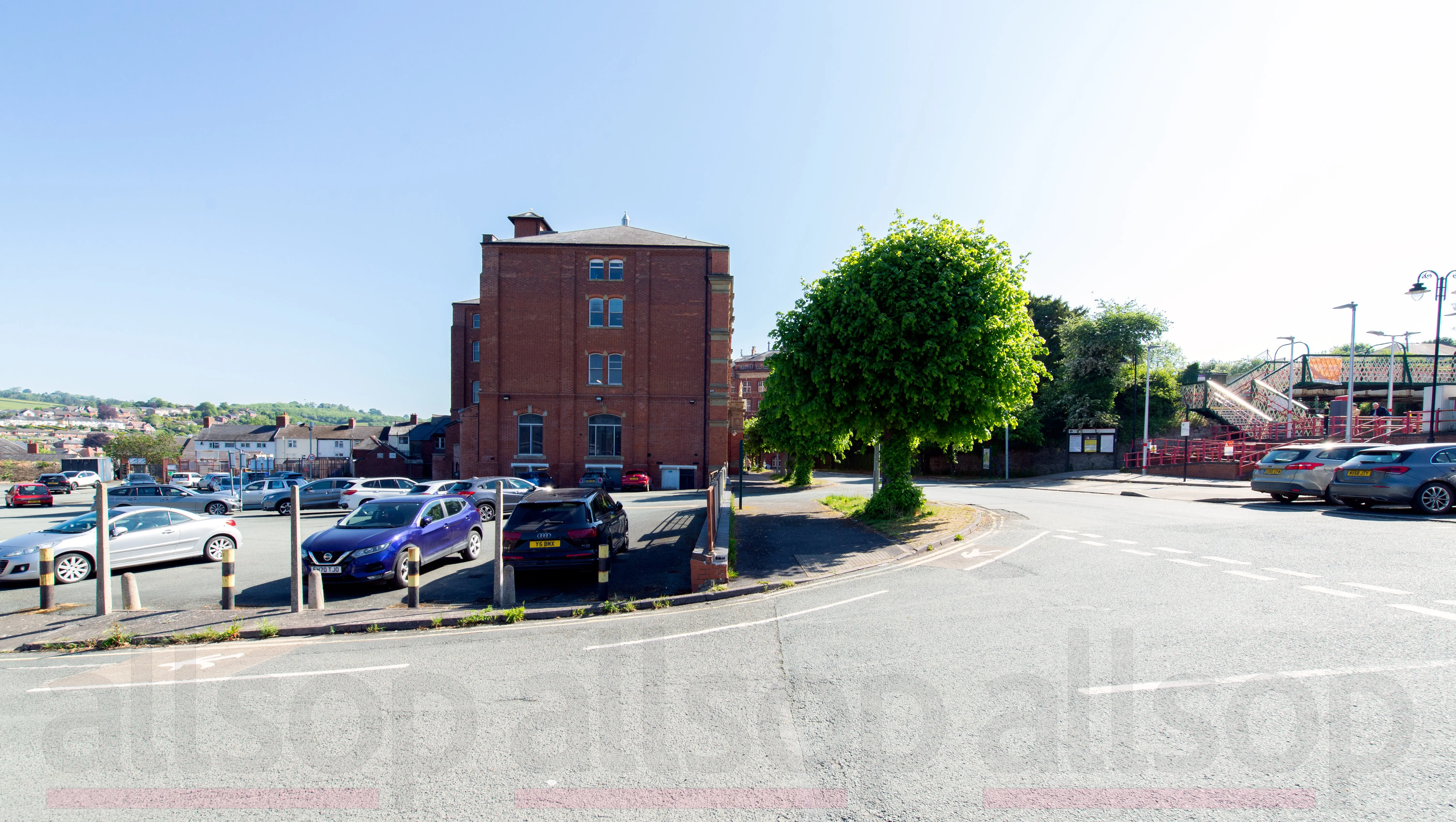 Attractive Grade II Listed Freehold Retail and Office Investment