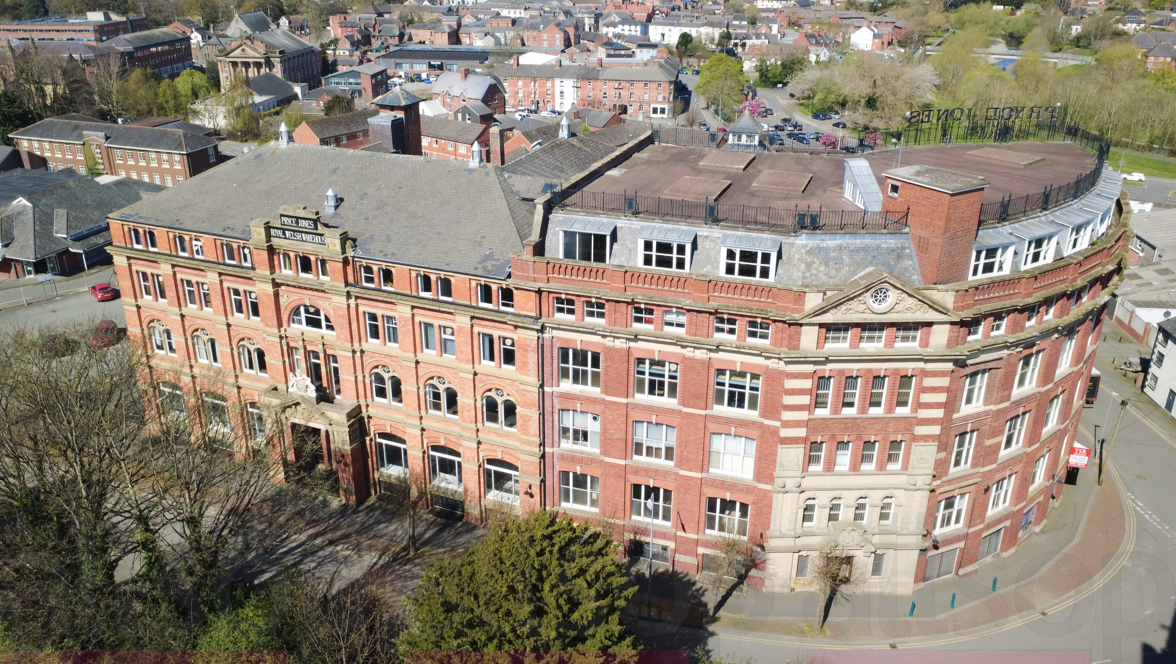Attractive Grade II Listed Freehold Retail and Office Investment